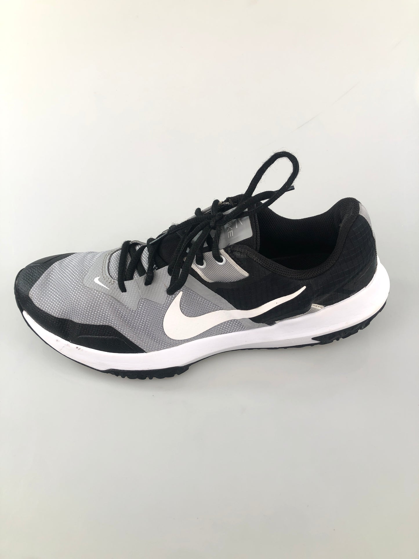 Tenis Gris Deportivo Nike