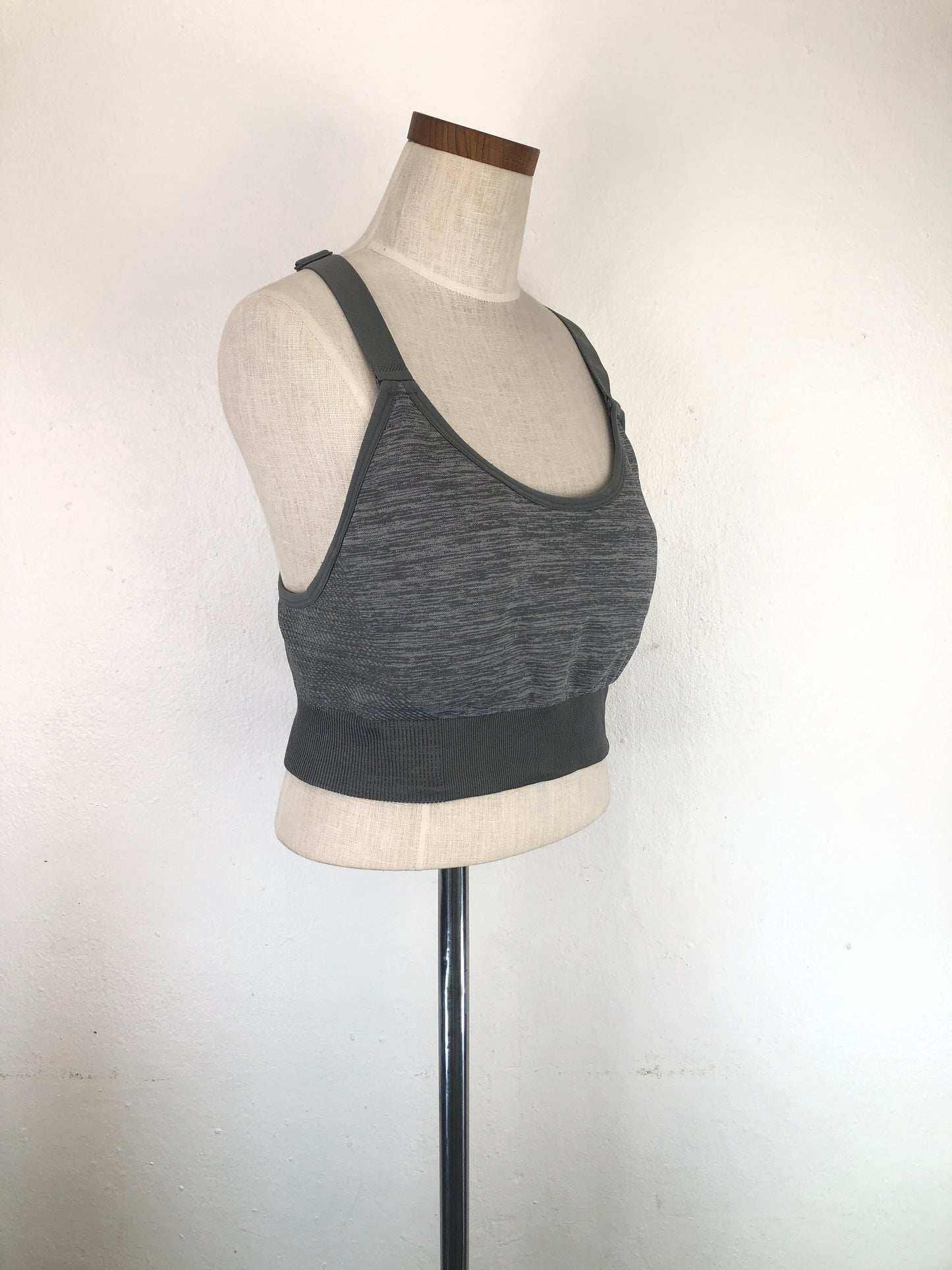 Blusita Gris Deportivo Avia
