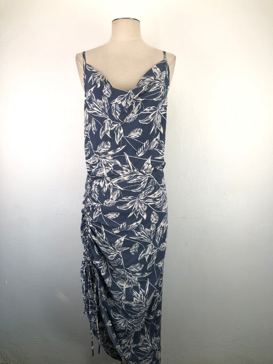 Vestido Gris De flores Amable