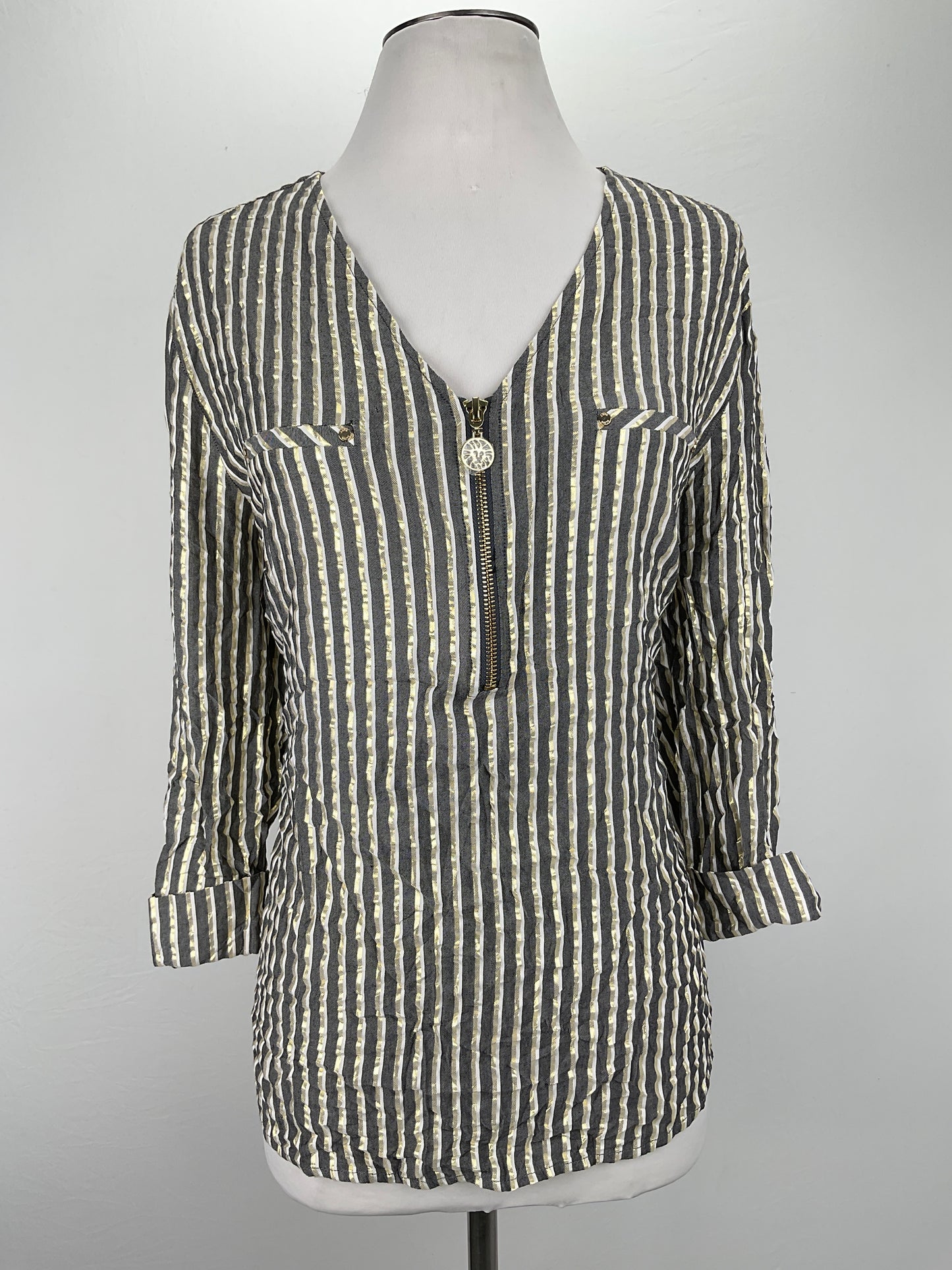 Blusa Gris de Rayas Anne Klein