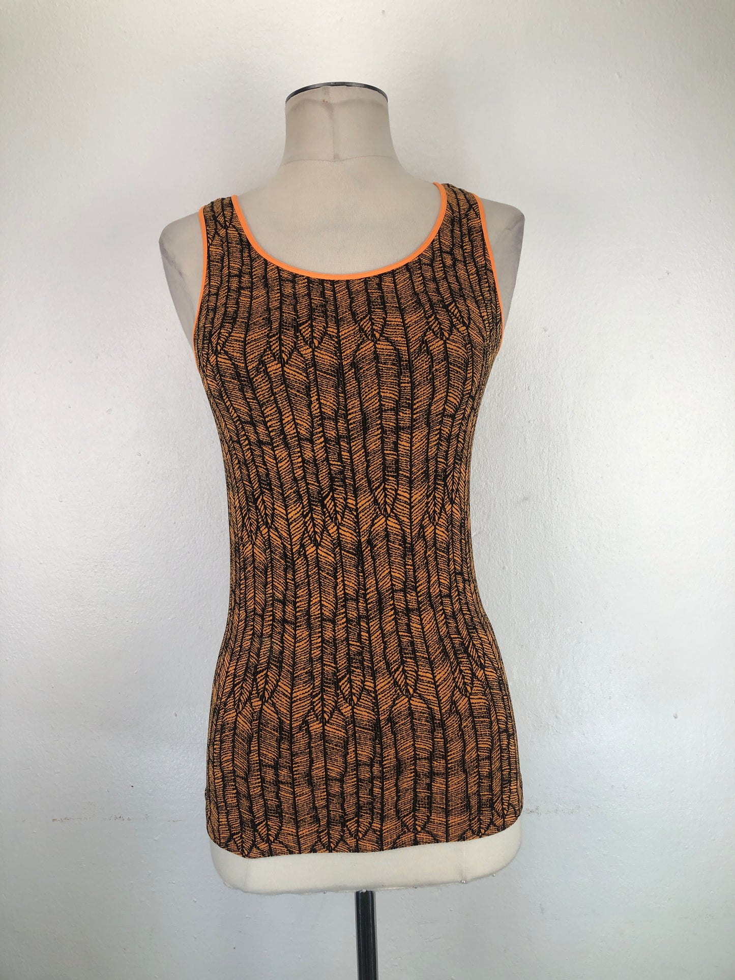 Blusa Naranja Deportivo Nikibiki