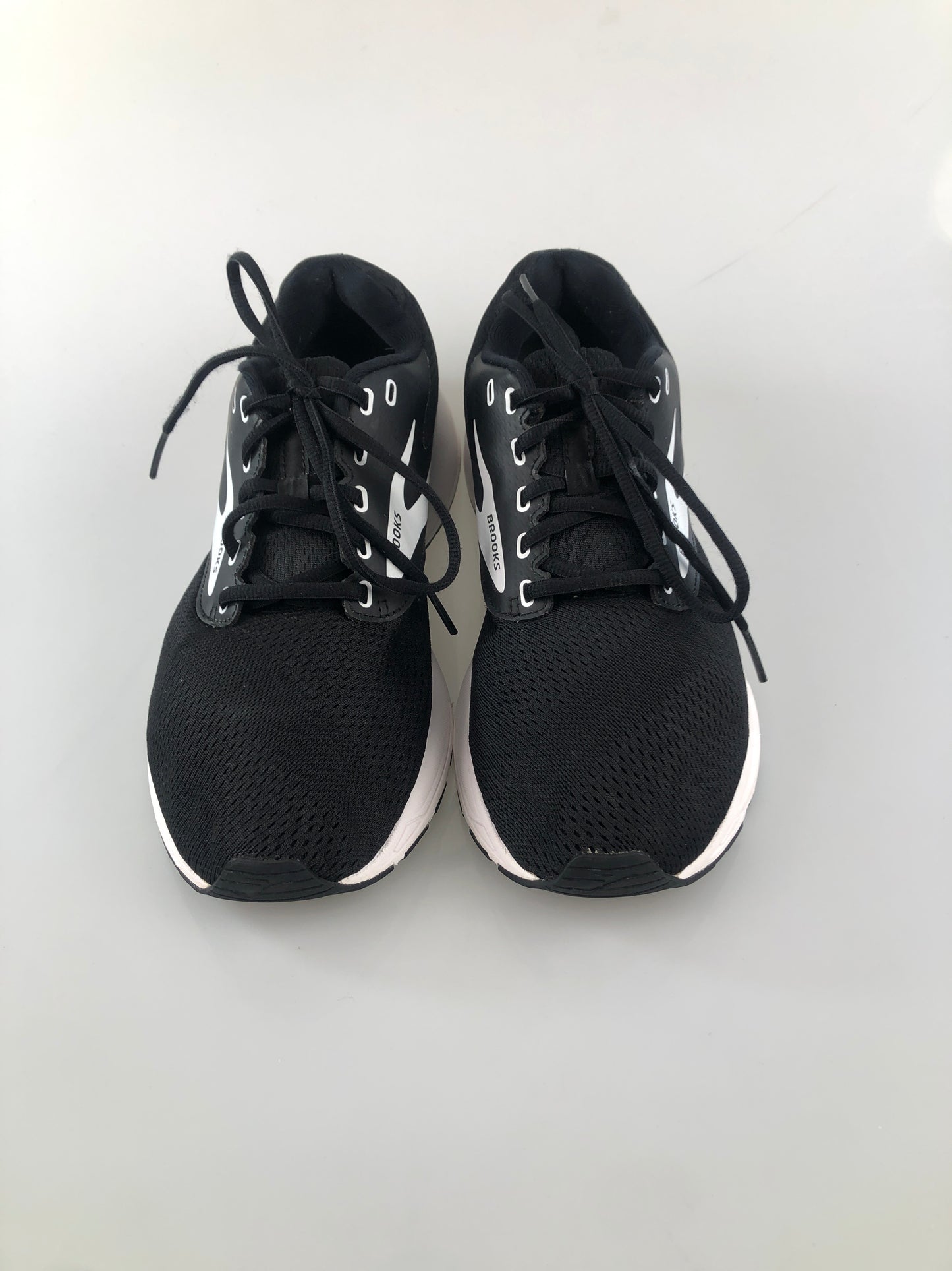 Tenis Negro Deportivo Brooks
