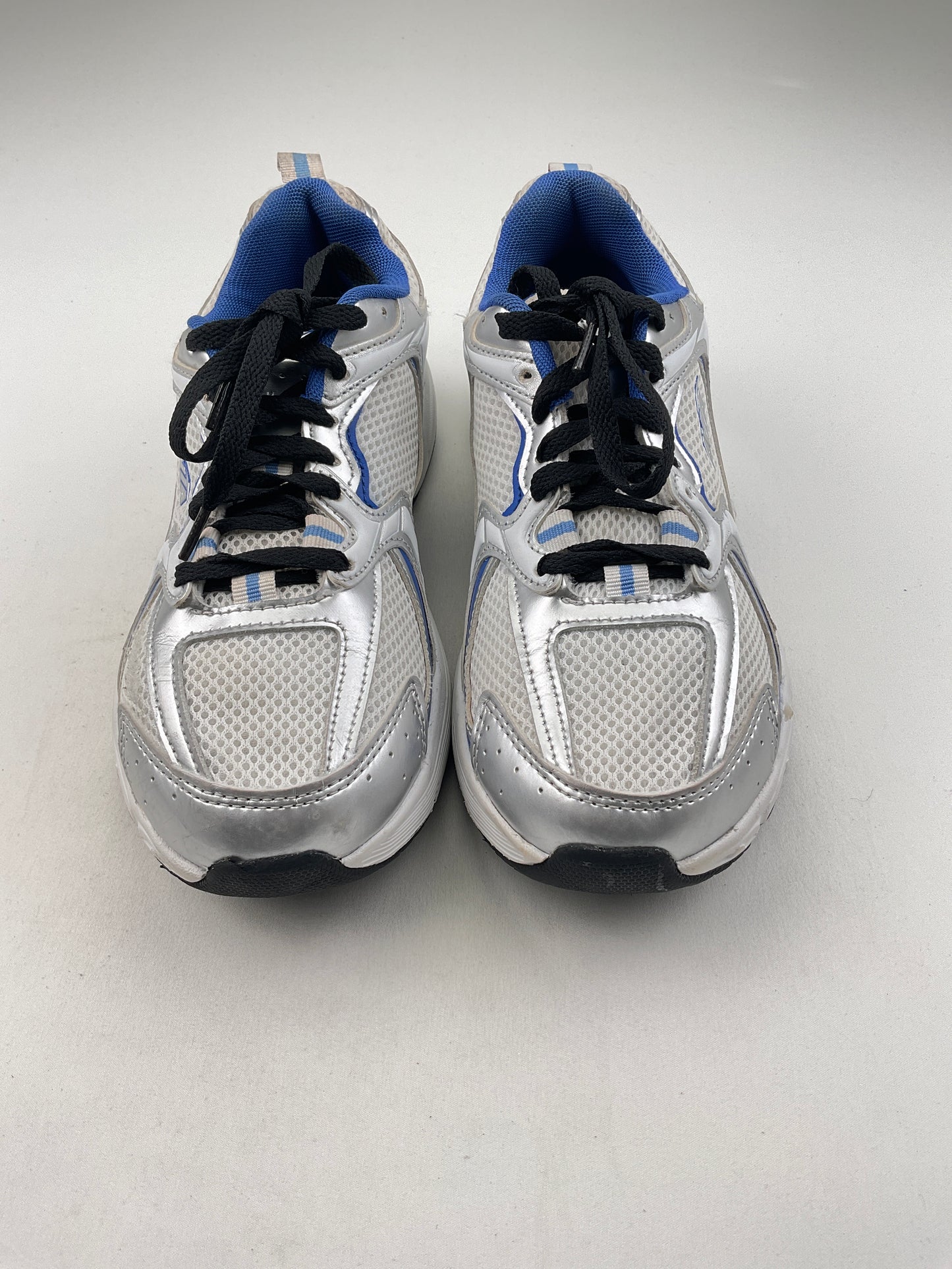 Tenis gris AVIA