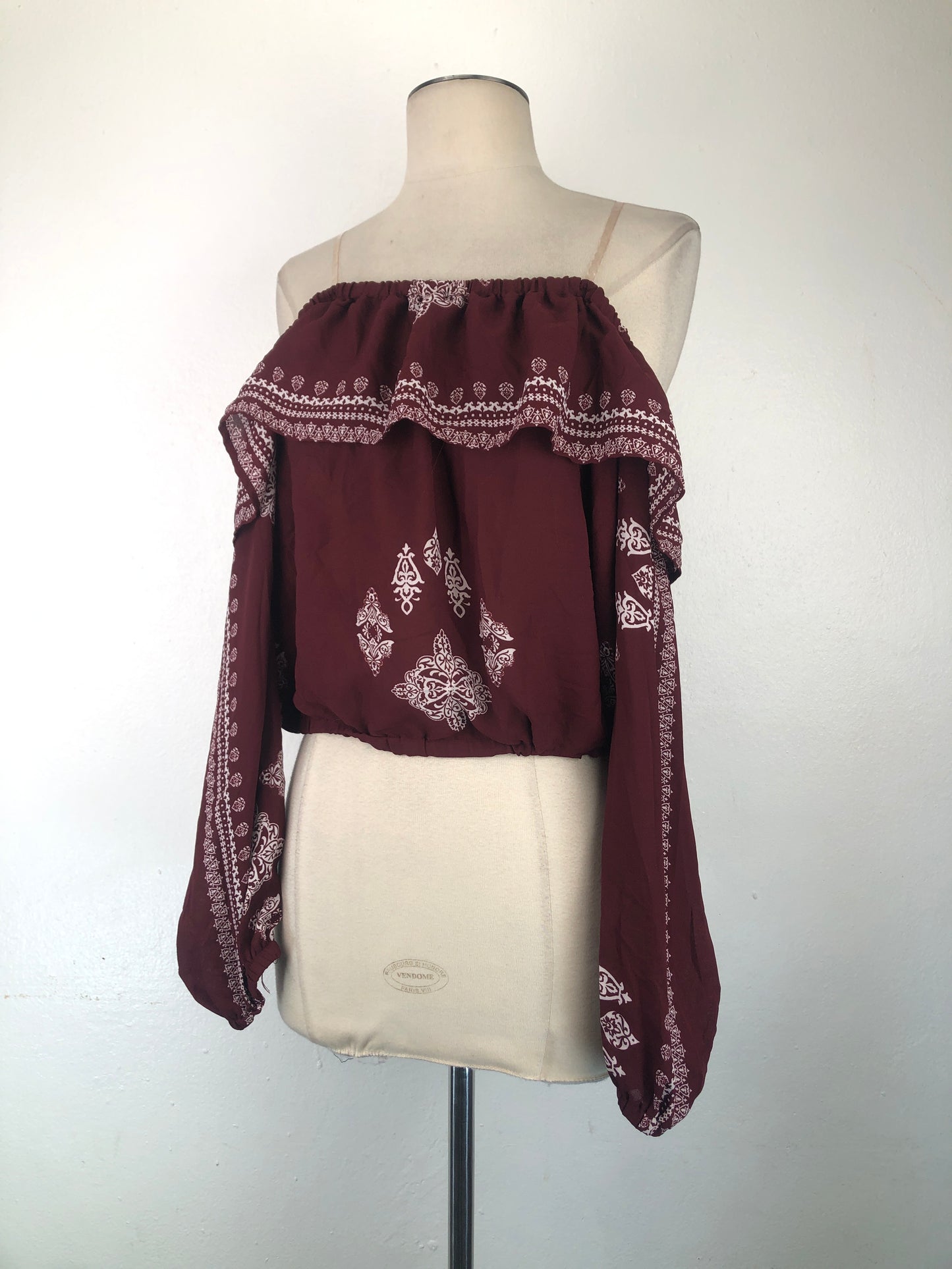 Blusa Rojo Vino  Floral Charlotte Russe