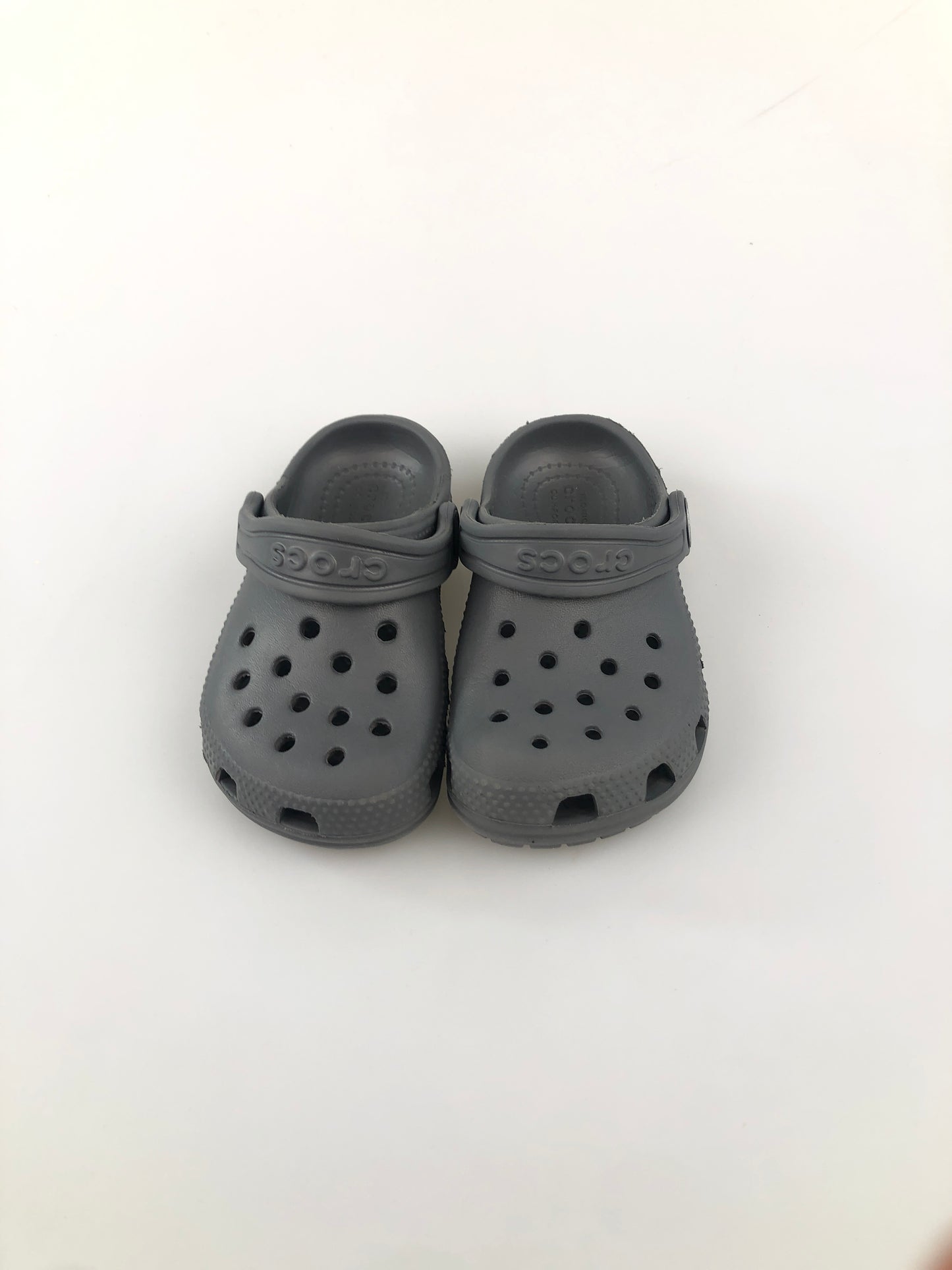 Sandalia Gris Crocs