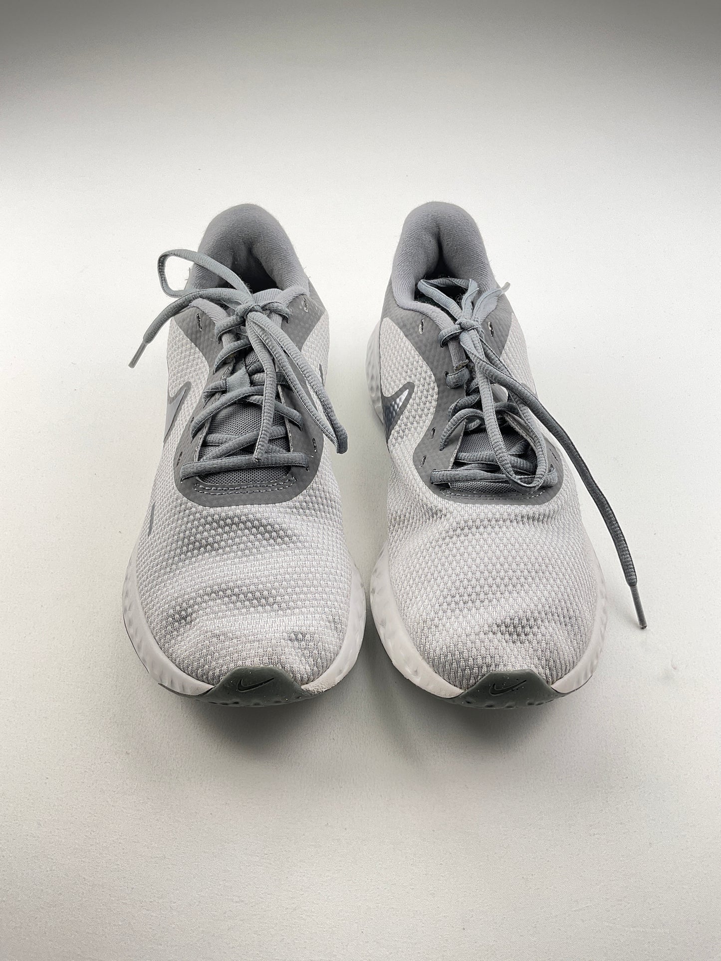 Tenis Gris Deportivo Nike