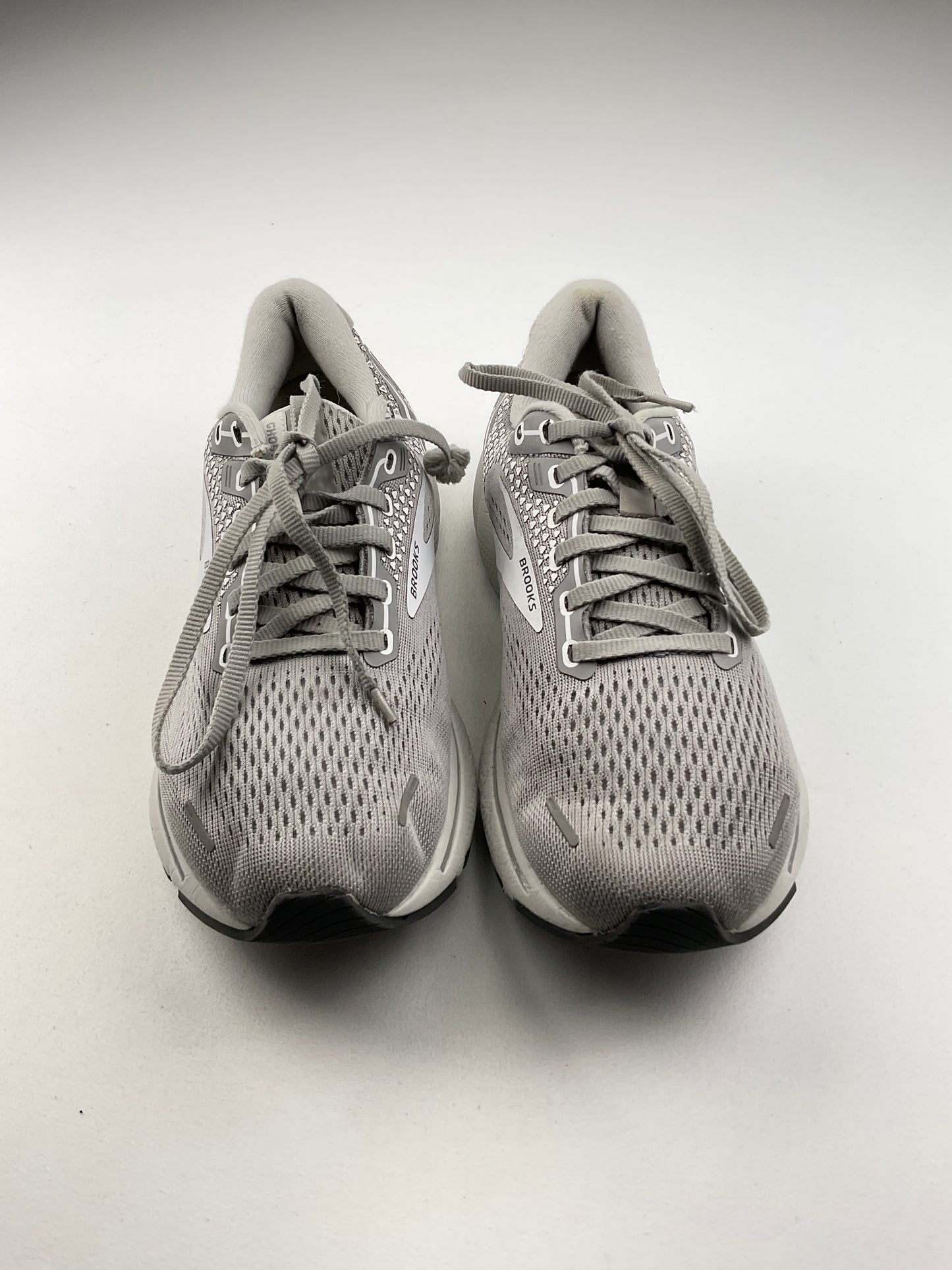 Tenis Gris Deportivo Brooks