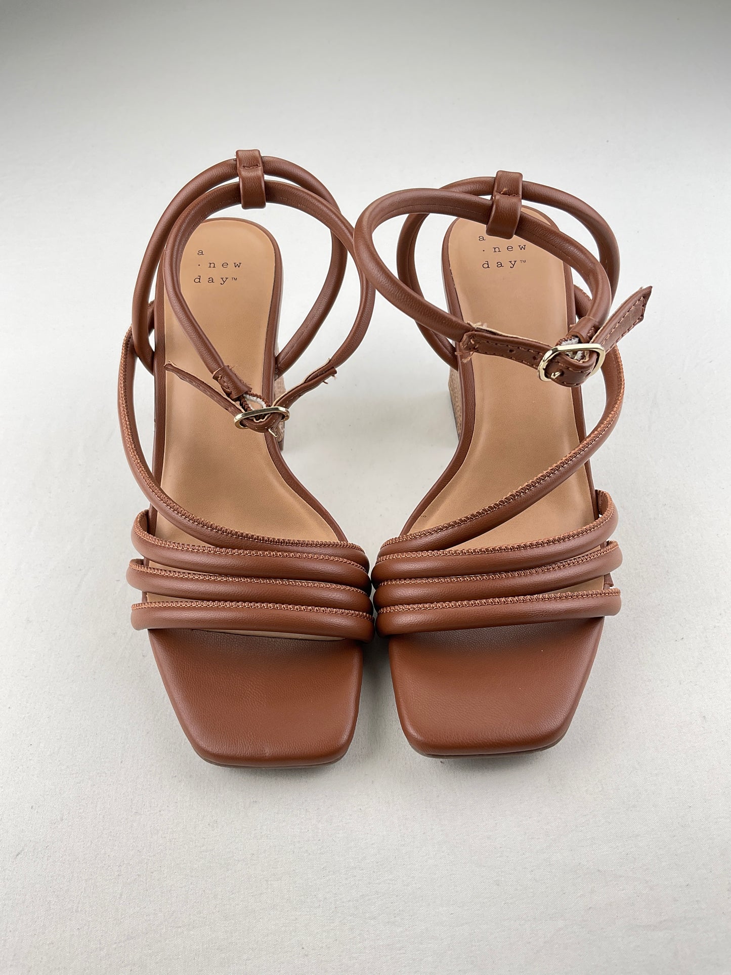 Zapatilla Marron de Tacón  A New Day