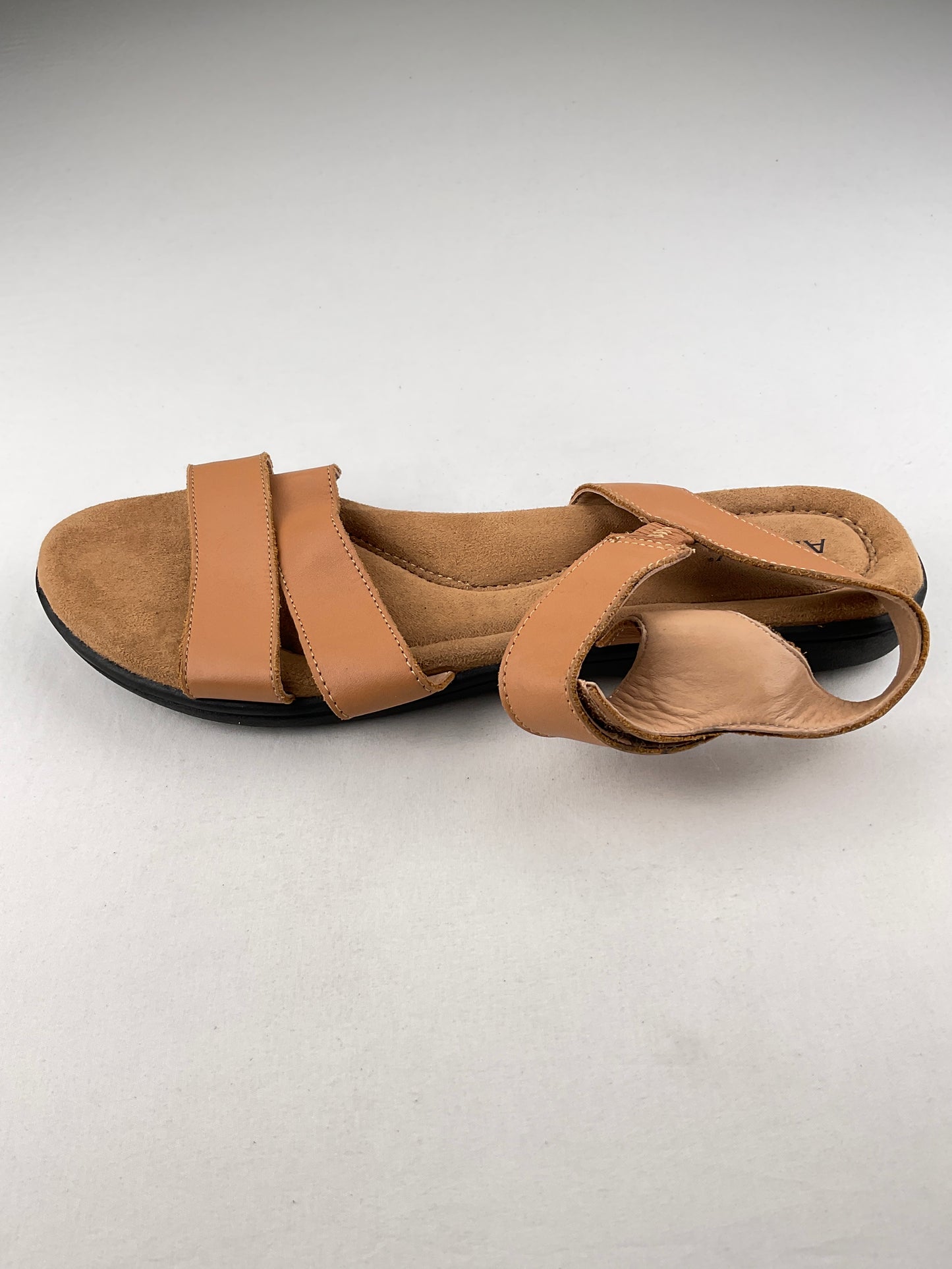 Zapatilla Marron Array