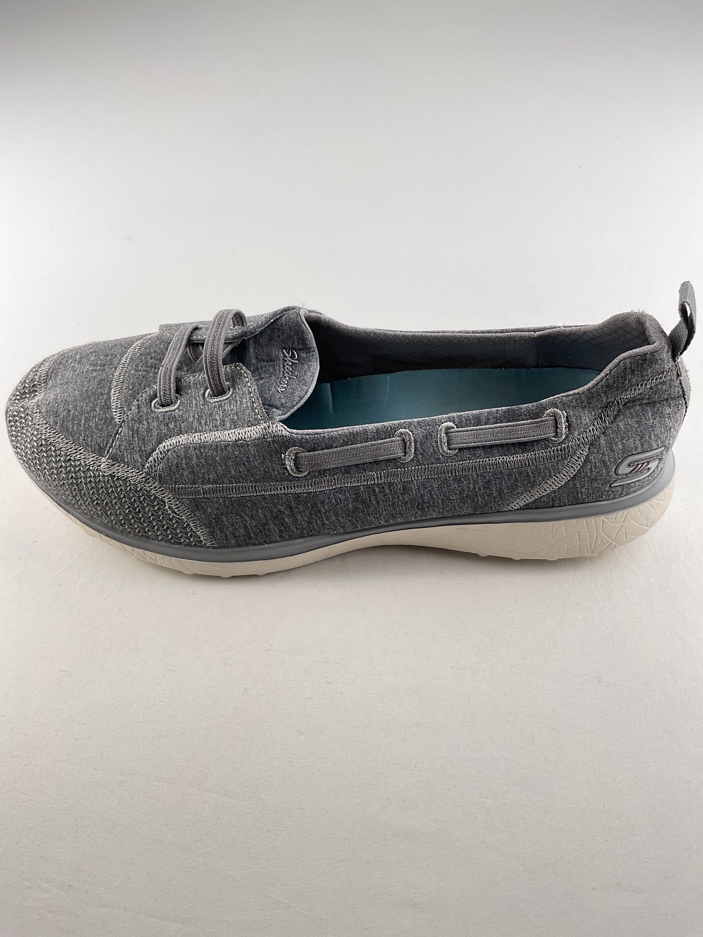 Tenis Gris Skechers