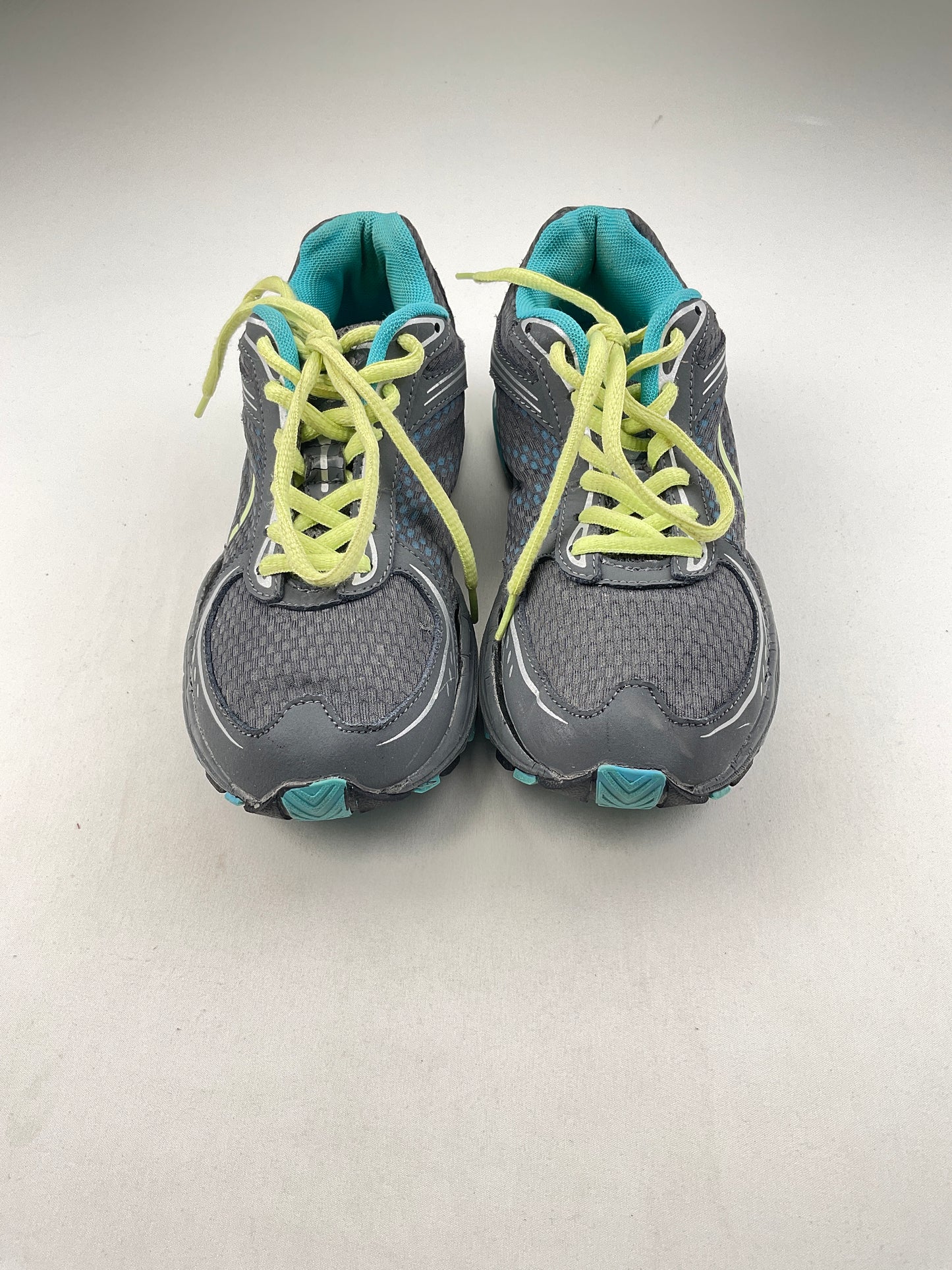 Tenis gris SFT