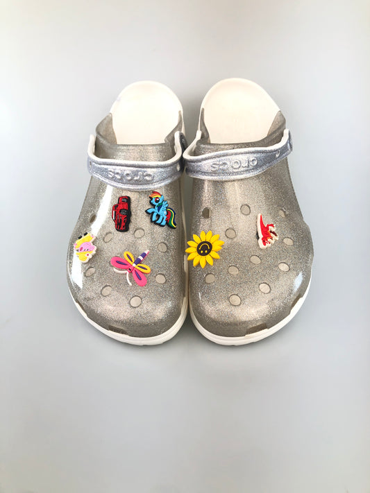 Sandalia gris Crocs