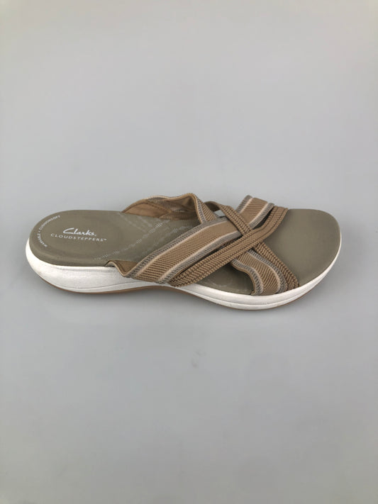 Sandalia Crema Clarks