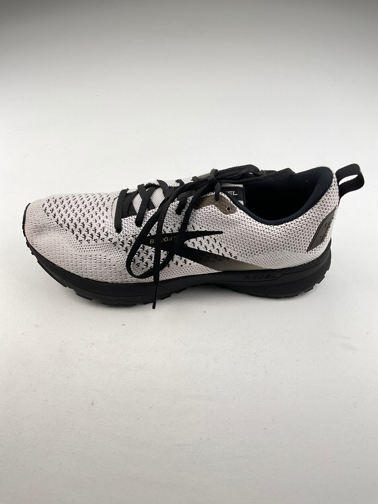 Tenis Gris Deportivo Brooks
