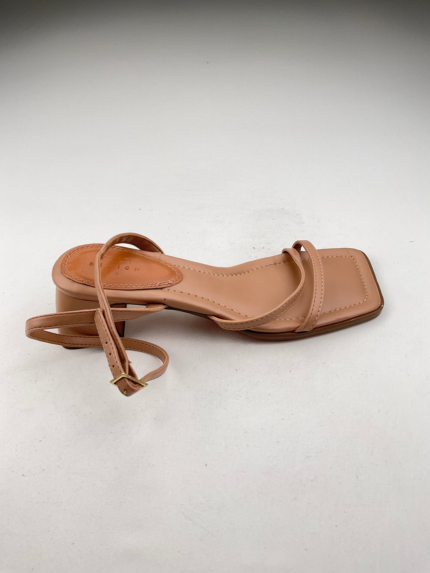 Zapatilla Crema Asos