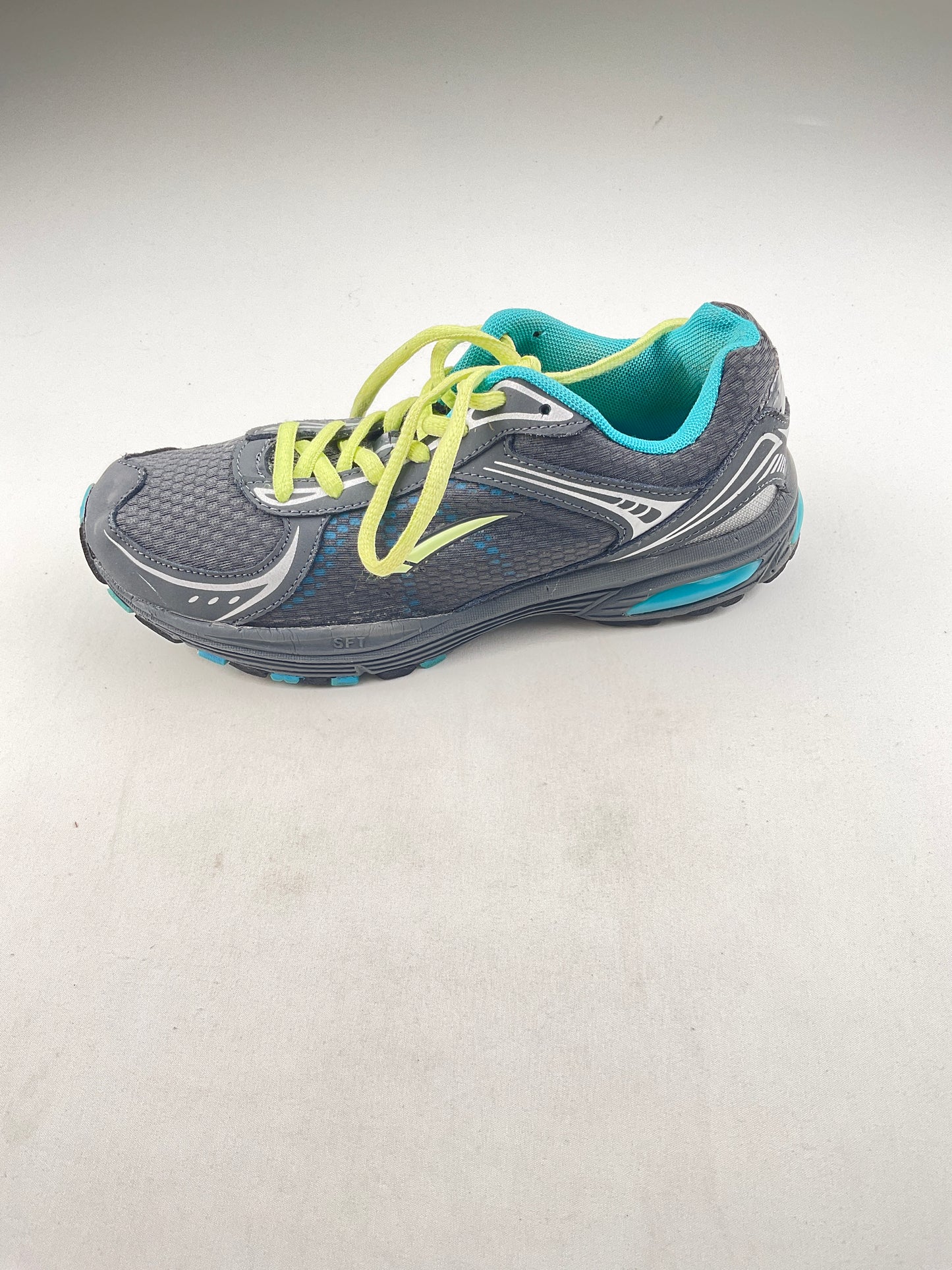Tenis gris SFT