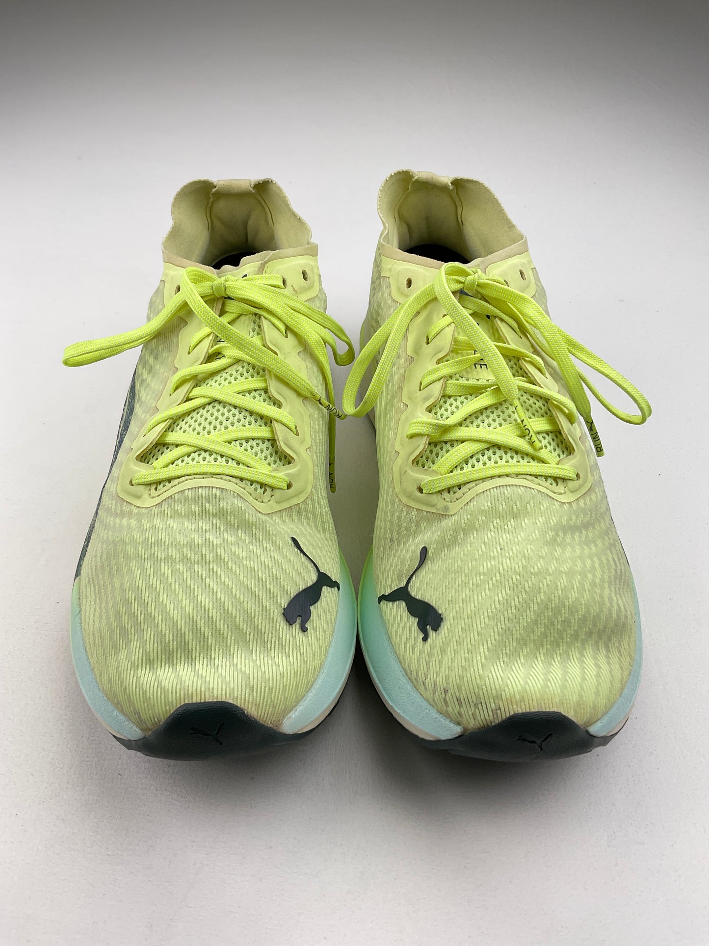 Tenis Verde limones Deportivo Puma Grip