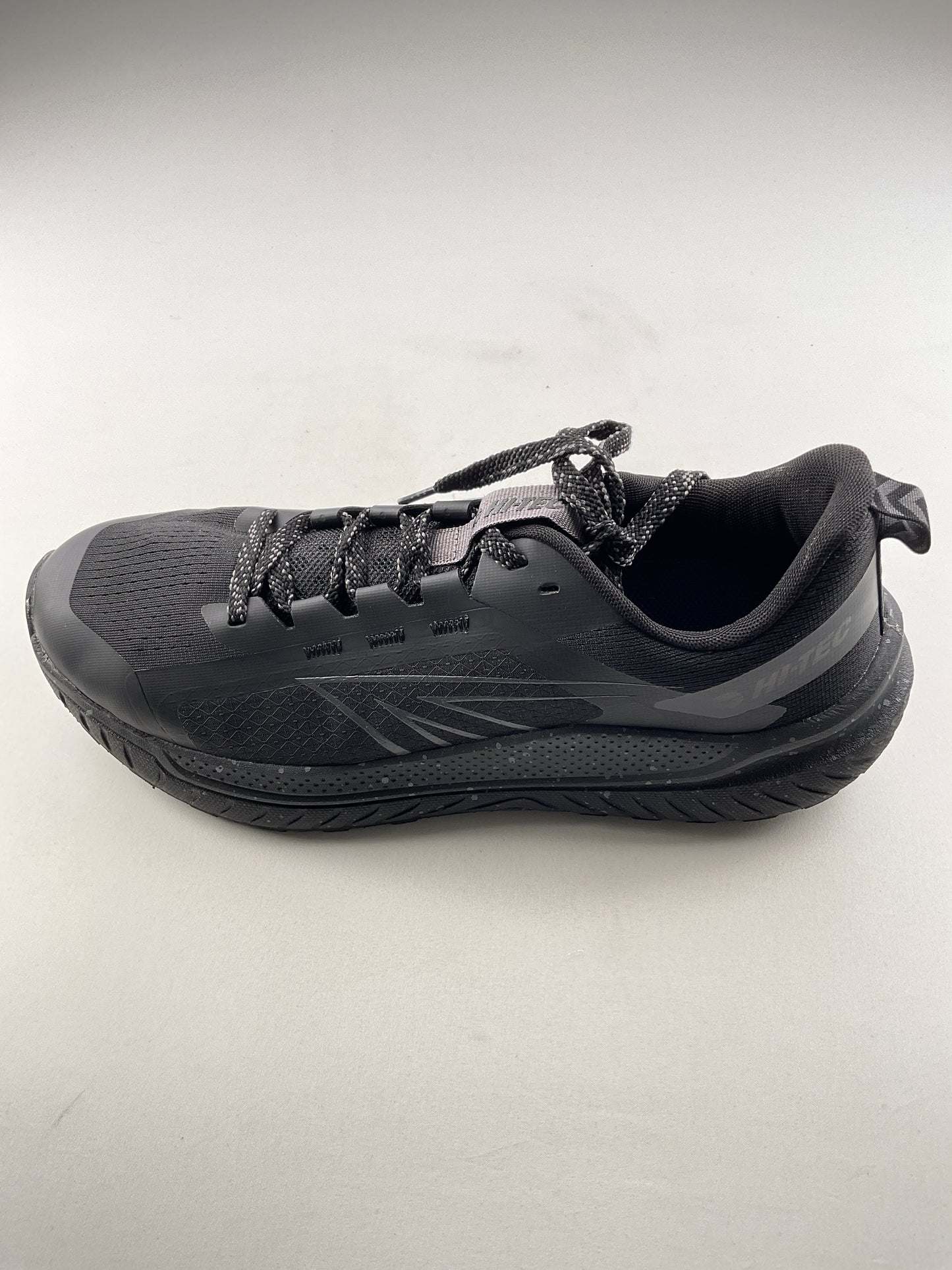 Tenis Negro Deportivo Hi Tec