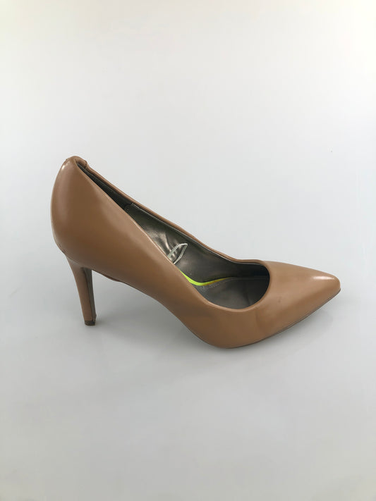 Zapatos Crema de tacon Worthington
