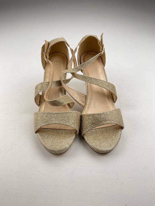 Zapatilla Dorado de Tacón Variangis