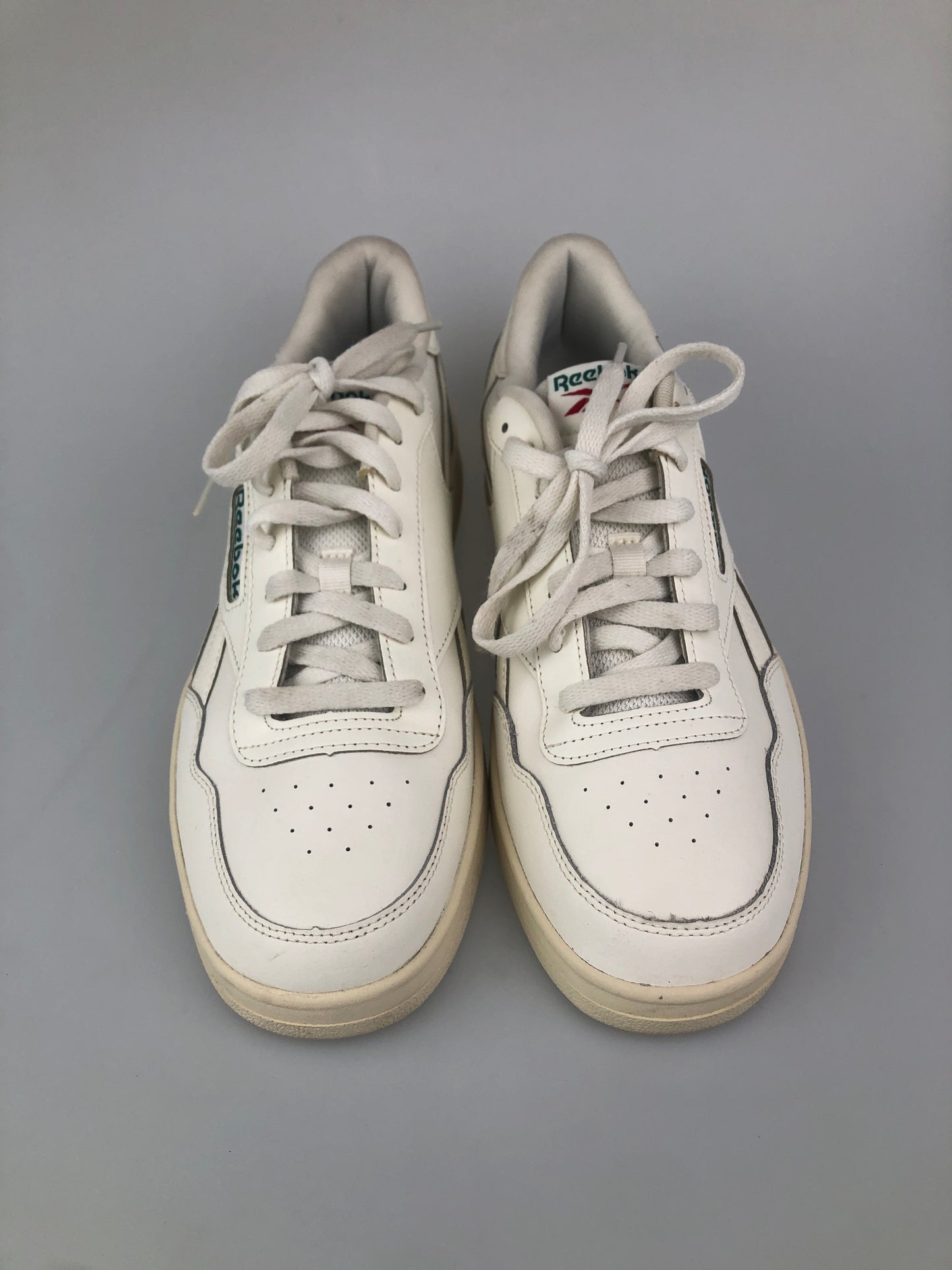 Tenis Beige Reebok