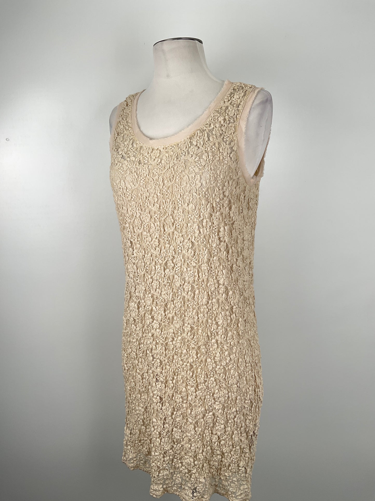 Vestido Crema Floral Daisy Fuentes
