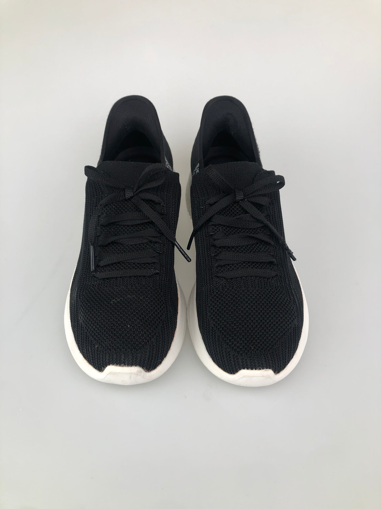 Tenis Negro Deportivo Skechers Slip-ins