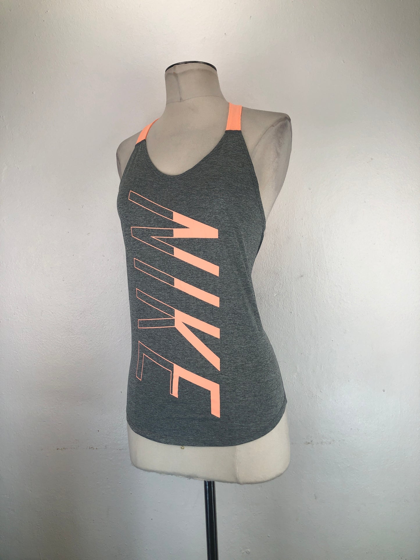 Blusa Gris Deportivo Nike