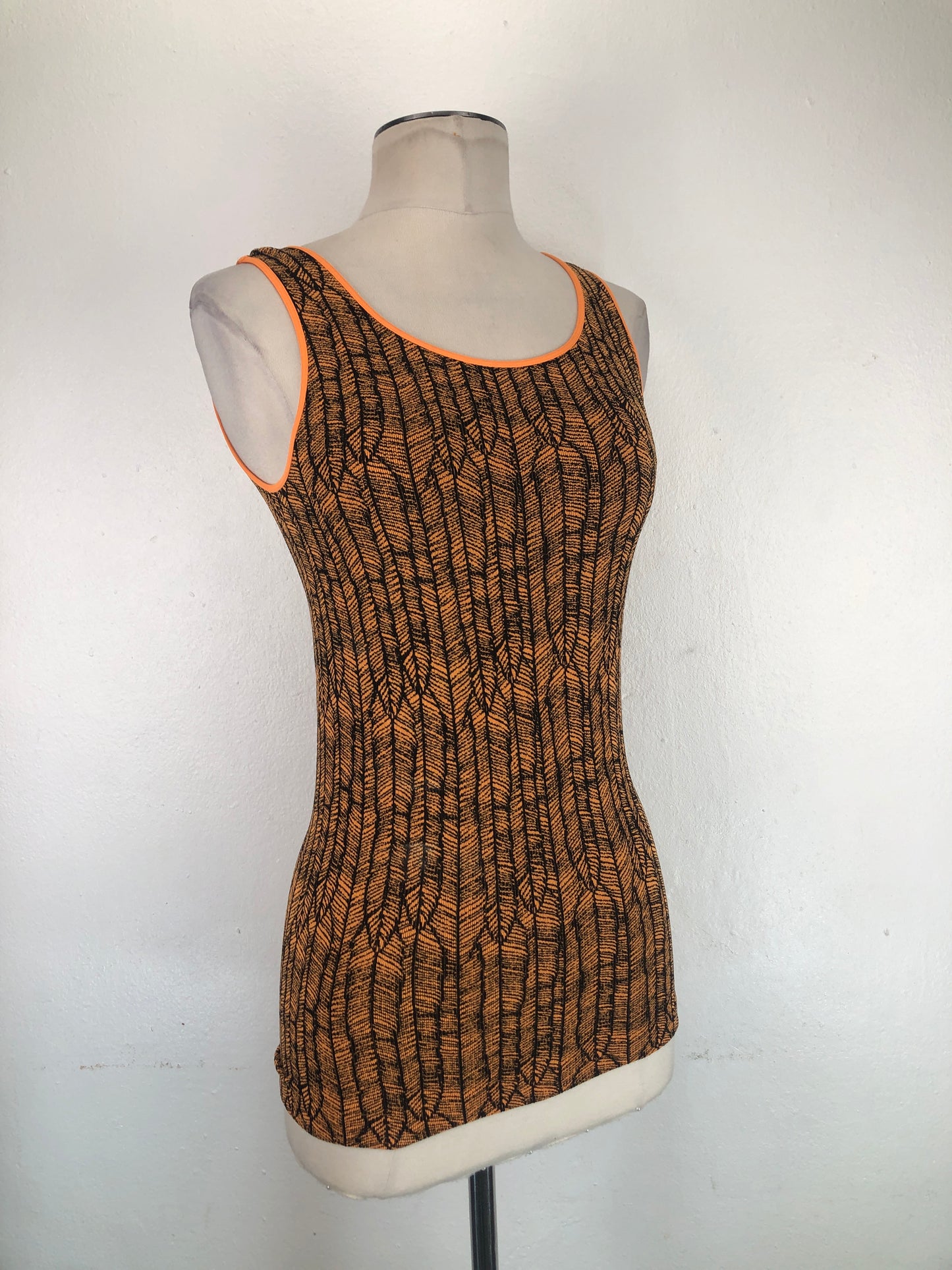 Blusa Naranja Deportivo Nikibiki