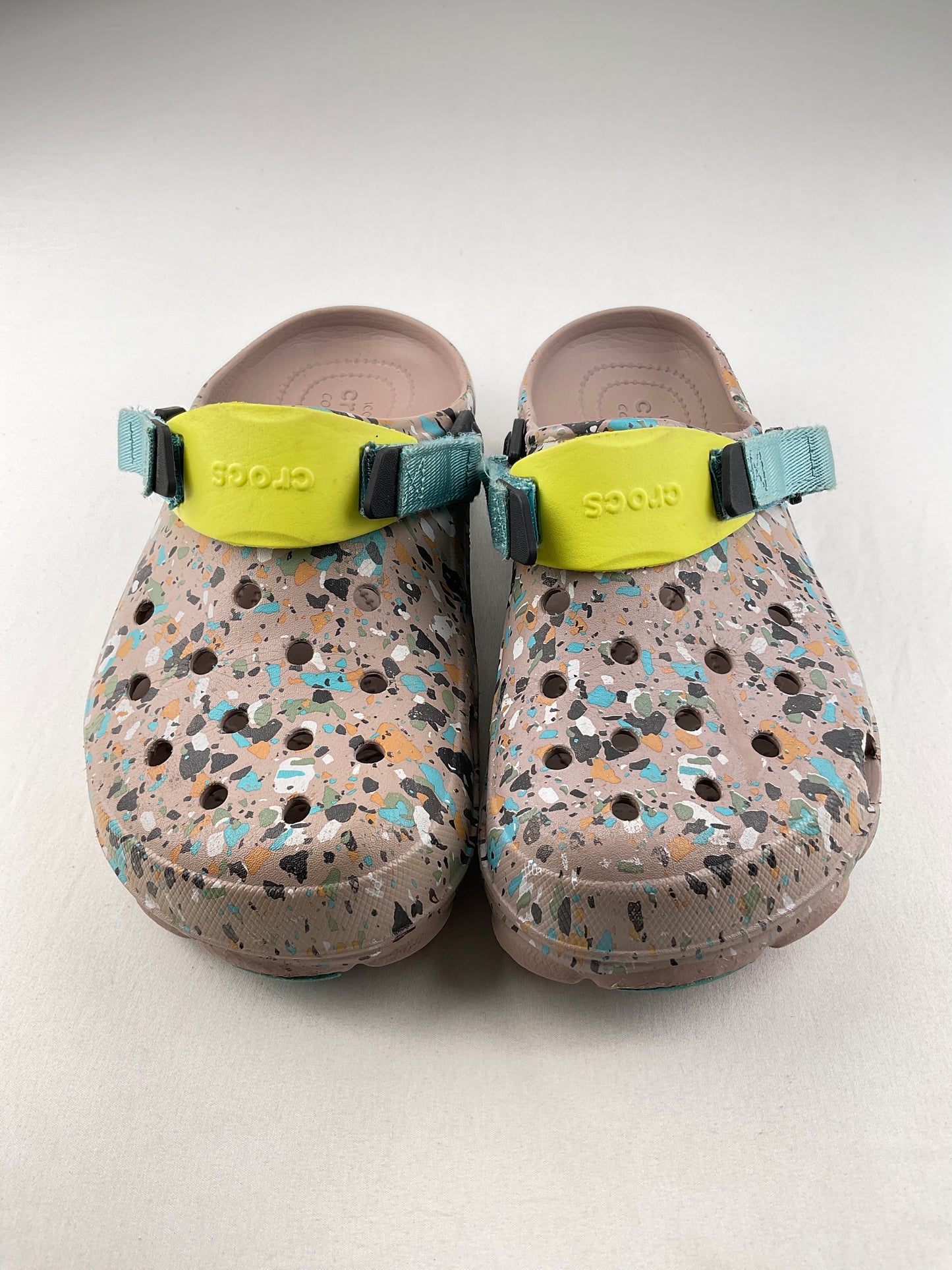 Sandalia Multicolor Crocs