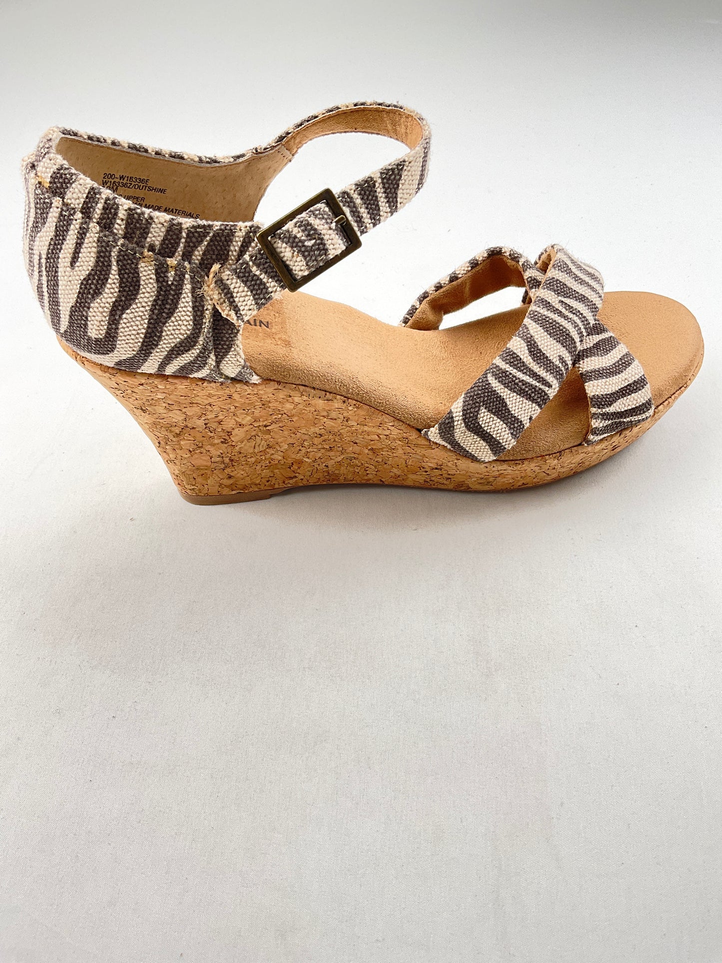 Zapatilla crema White m…
