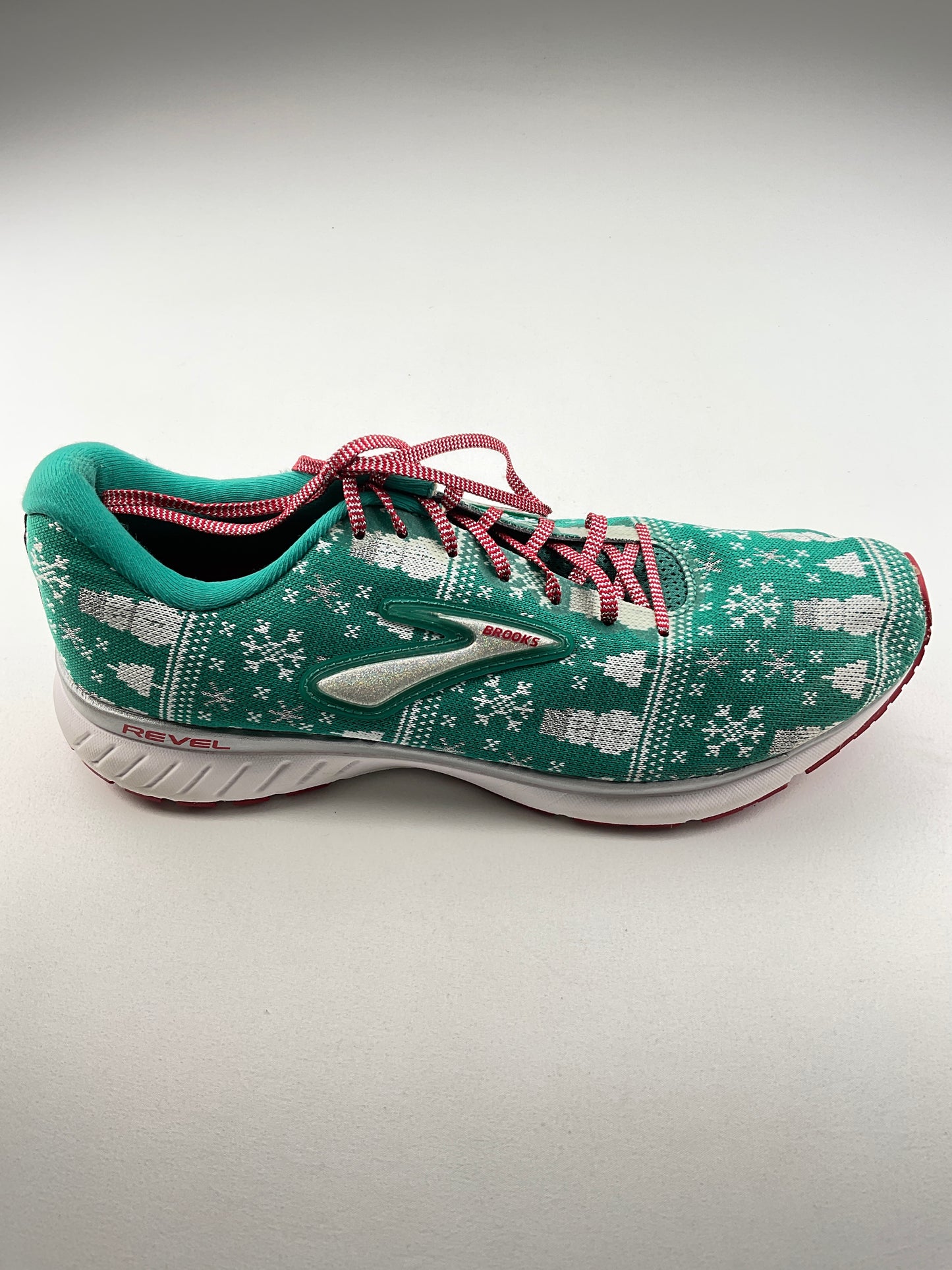 Tenis Verde  Navideño Brooks