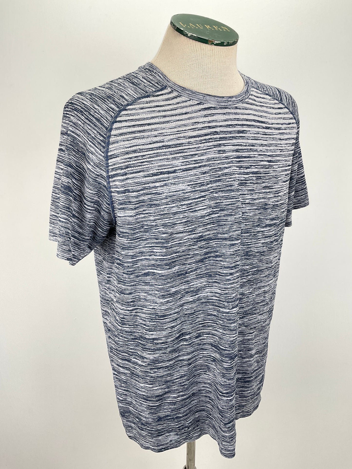 Camiseta Gris Deportivo  Algo