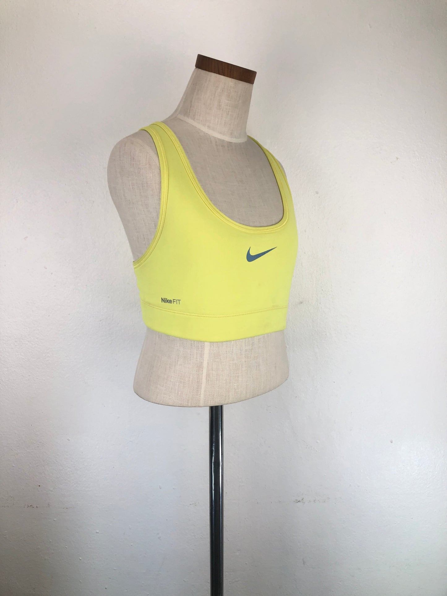Blusita Amarillo Deportivo Nike