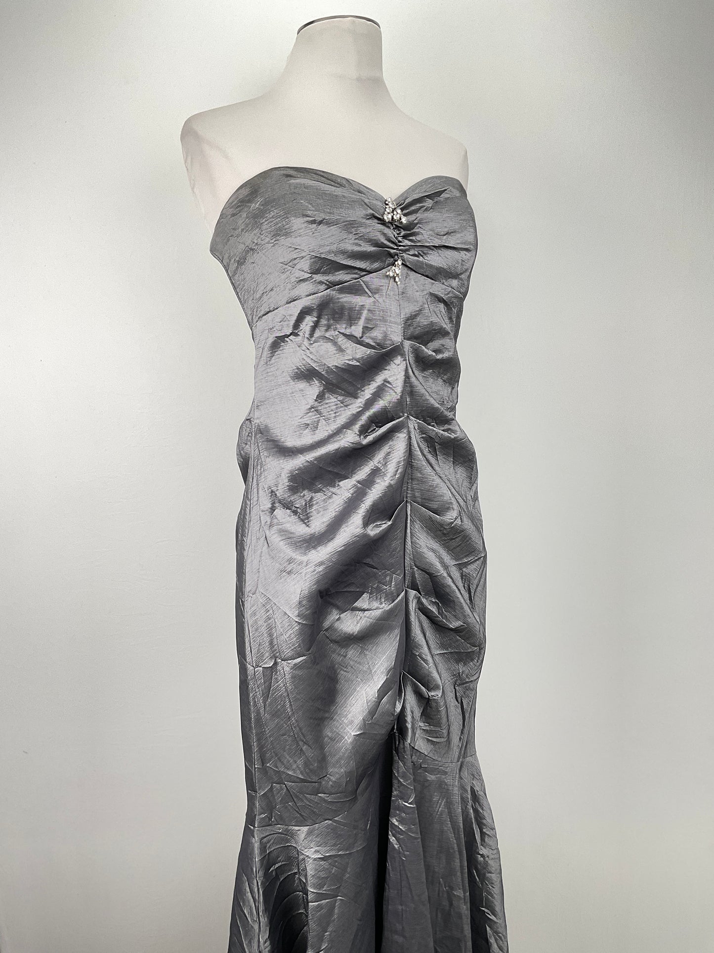 Vestido Gris de Fiesta Xscape