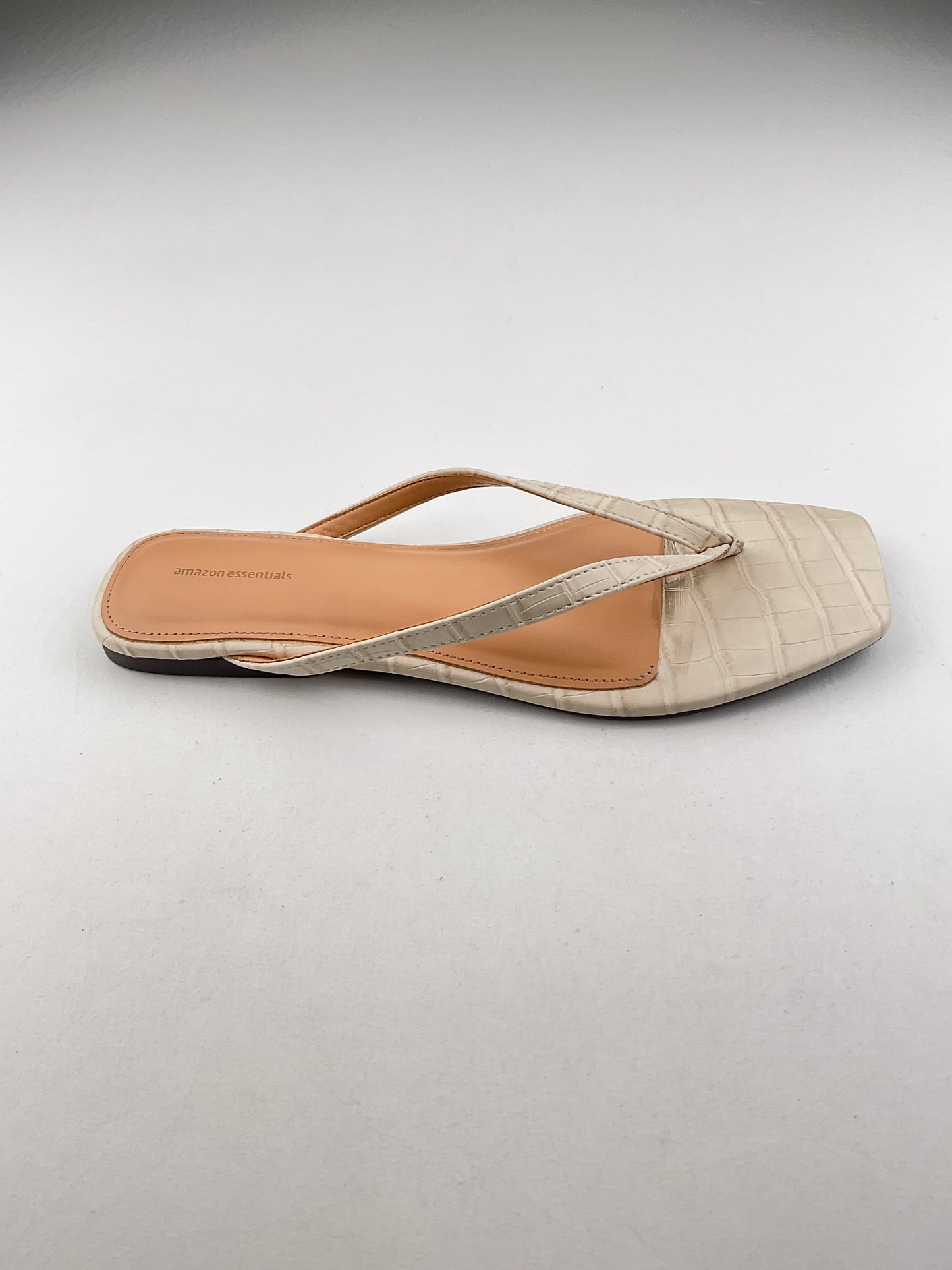 Sandalia Crema Amazon essentials
