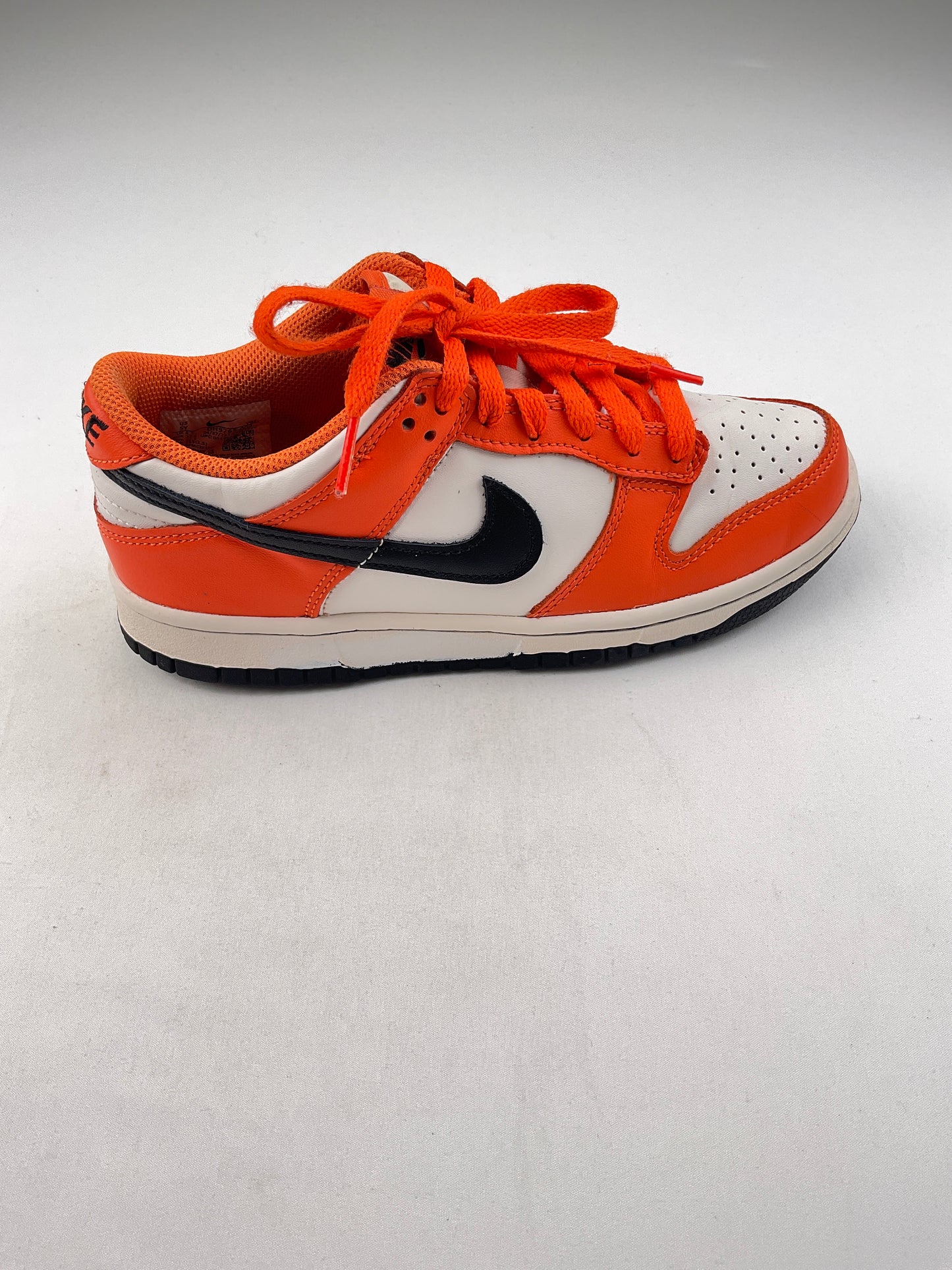 Tenis naranja NiKE