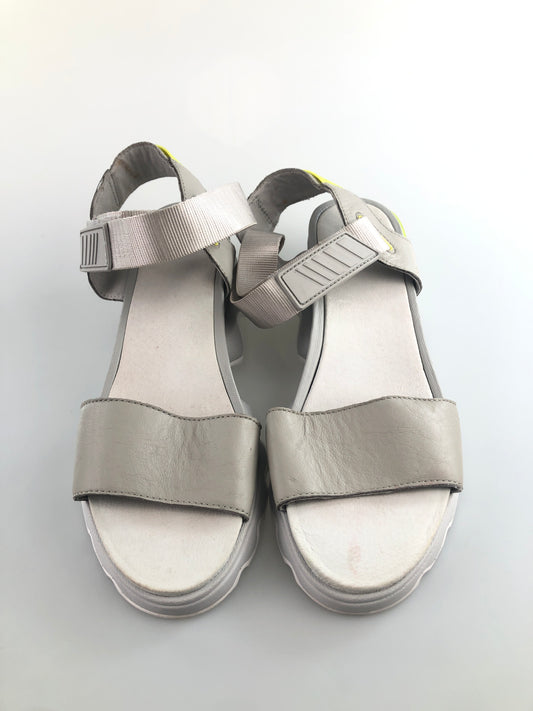 Sandalia Gris Sorel