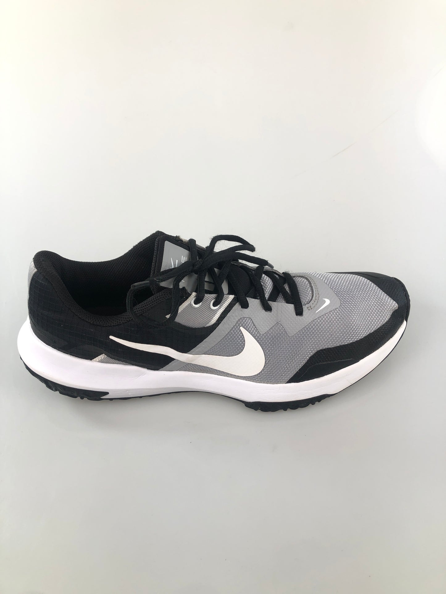 Tenis Gris Deportivo Nike