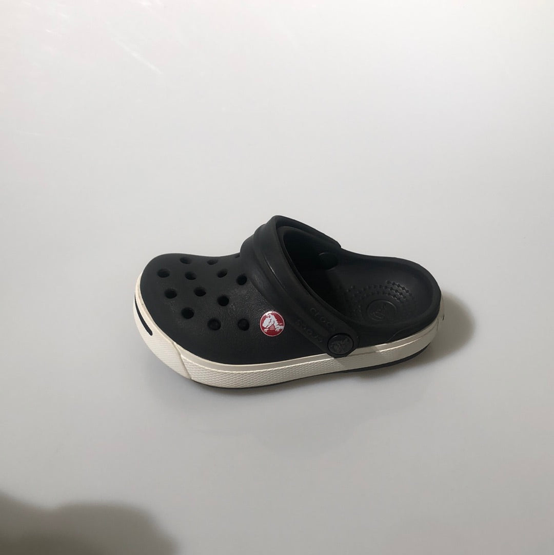 Crocs negro Made in Vietnam