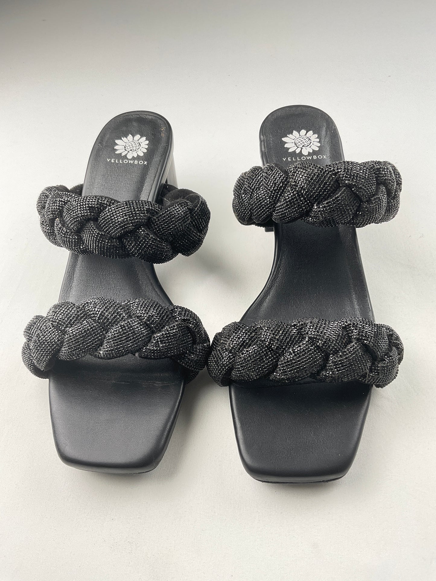 Zapatilla negro Yellowbox