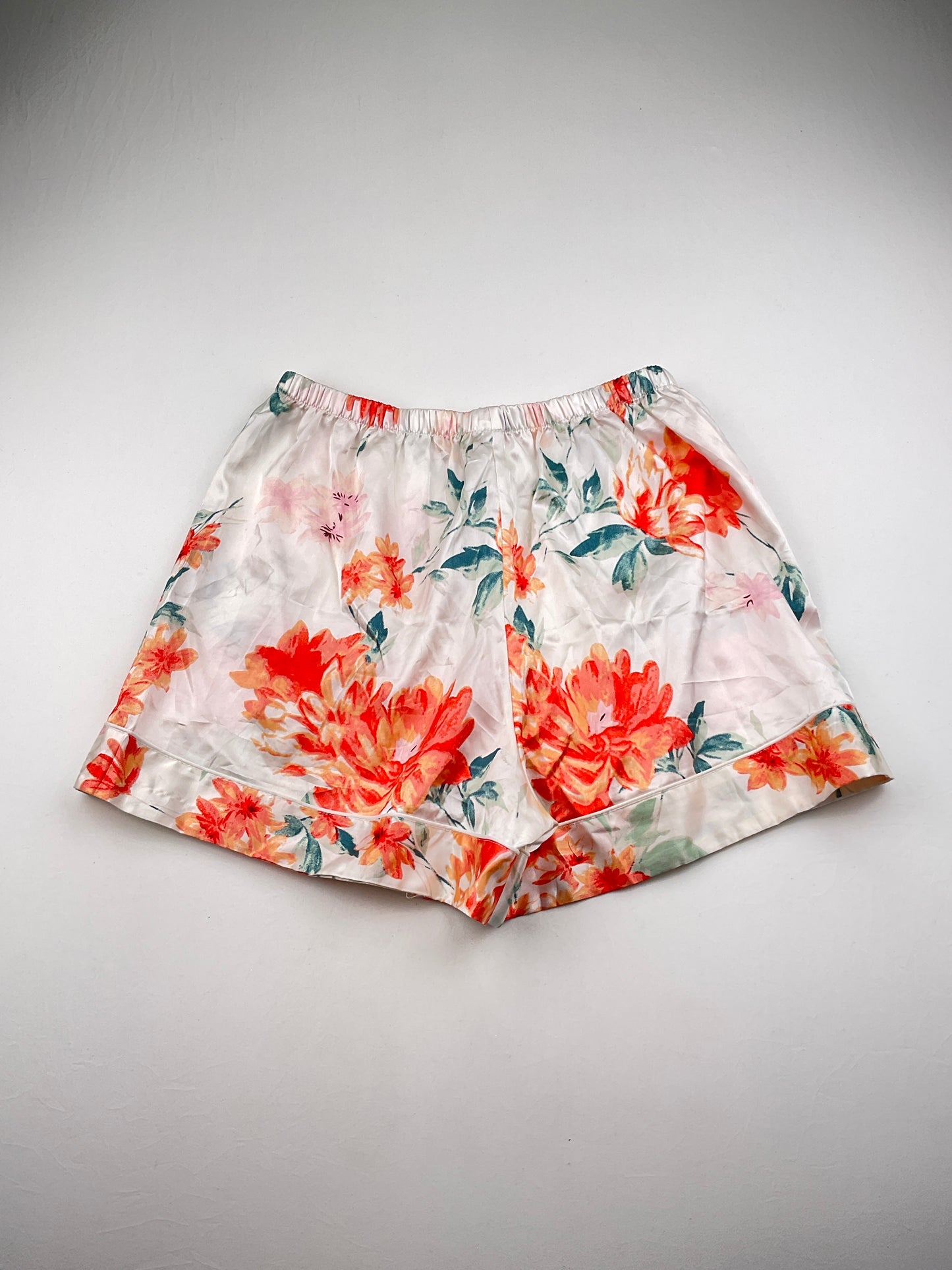 Short Crema  Floral Variangis