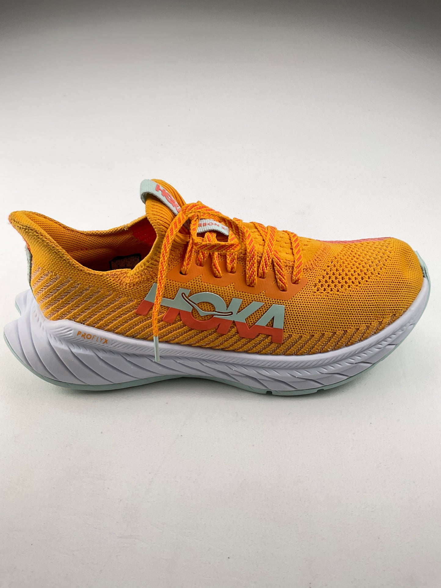Tenis Naranja Deportivo Hoka