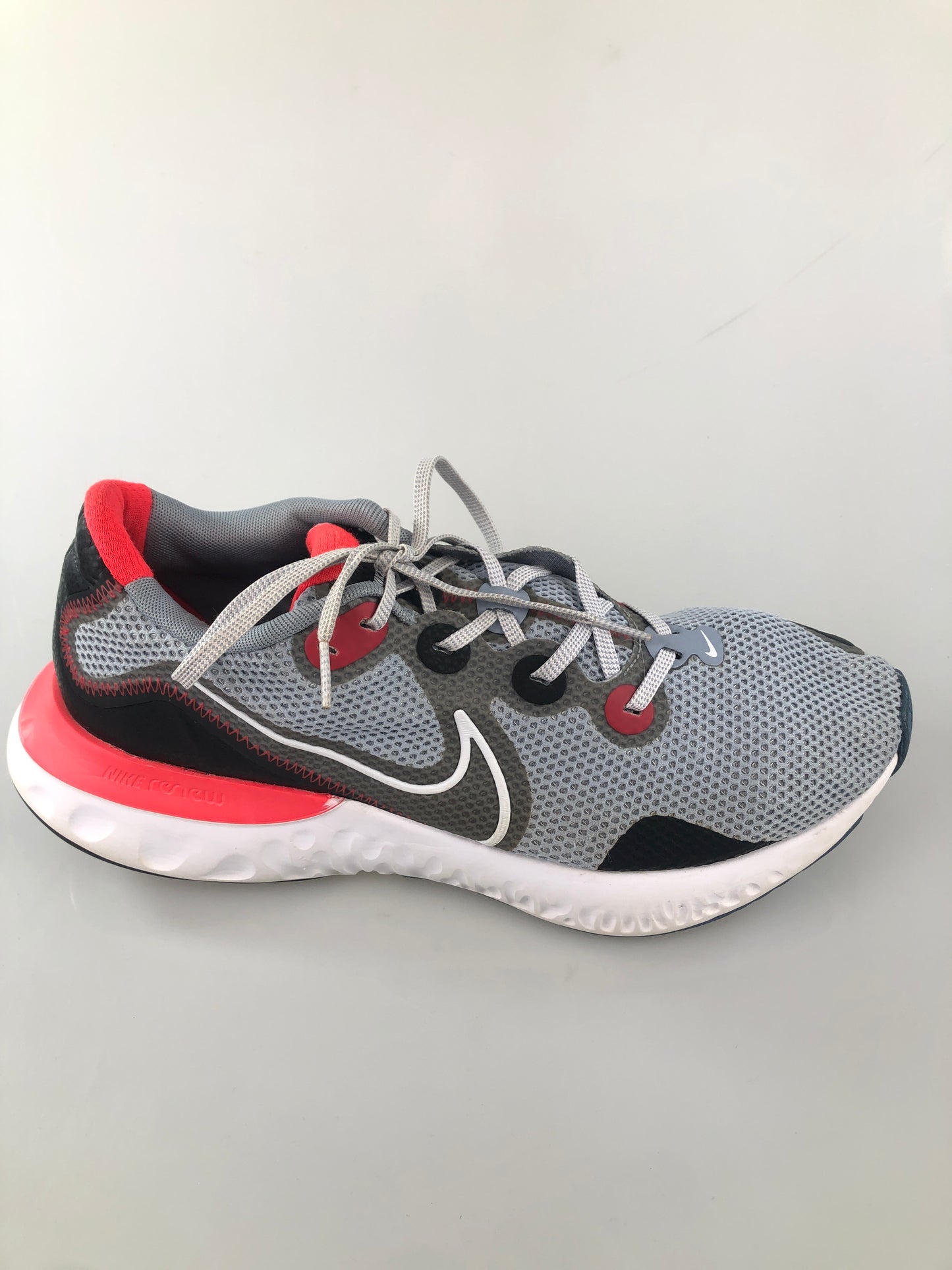 Tenis Gris Deportivo Nike
