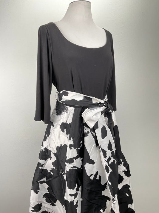 Vestido Negro Floral Richards