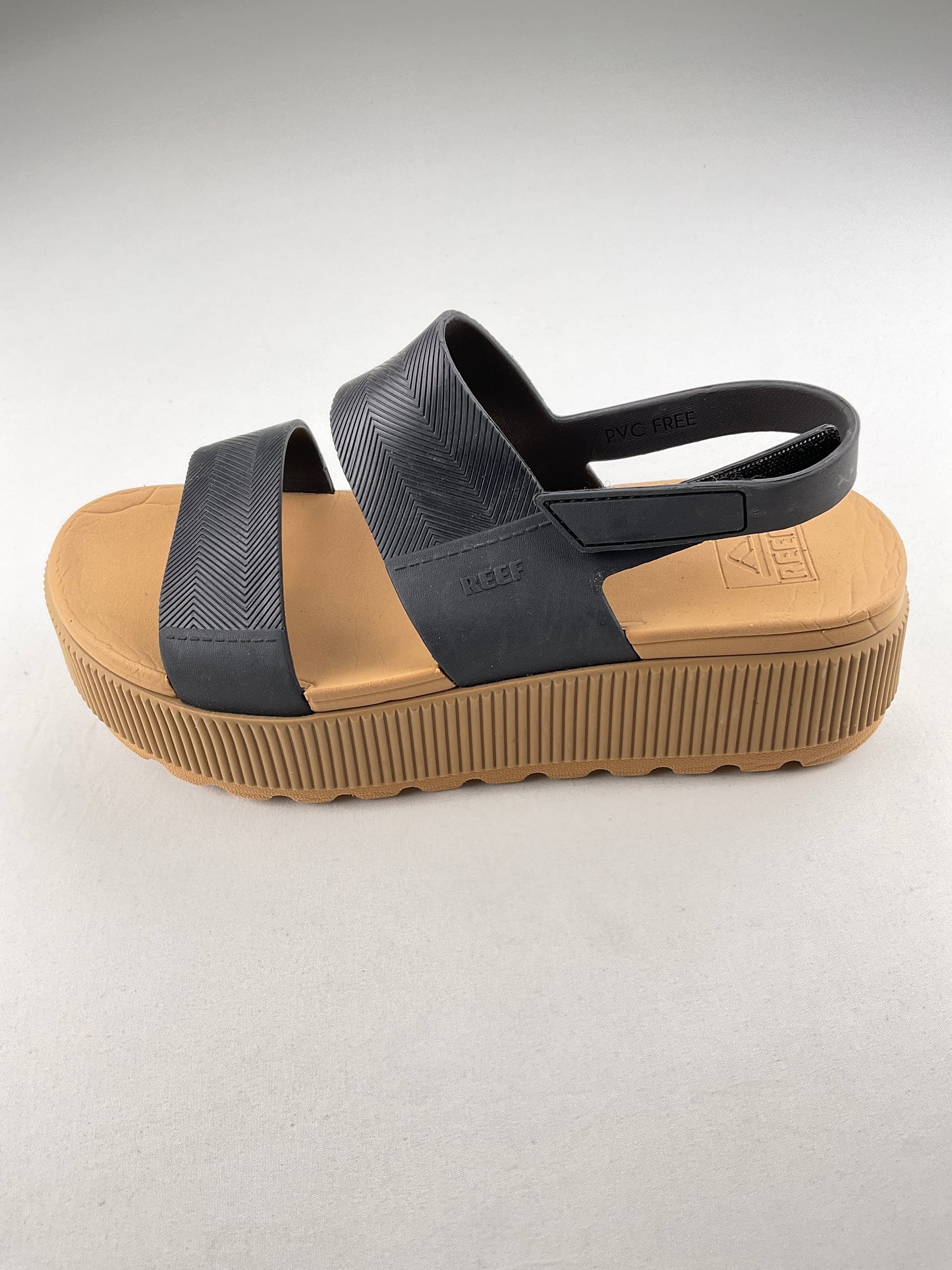 Zapatilla Negro Plataforma Reef