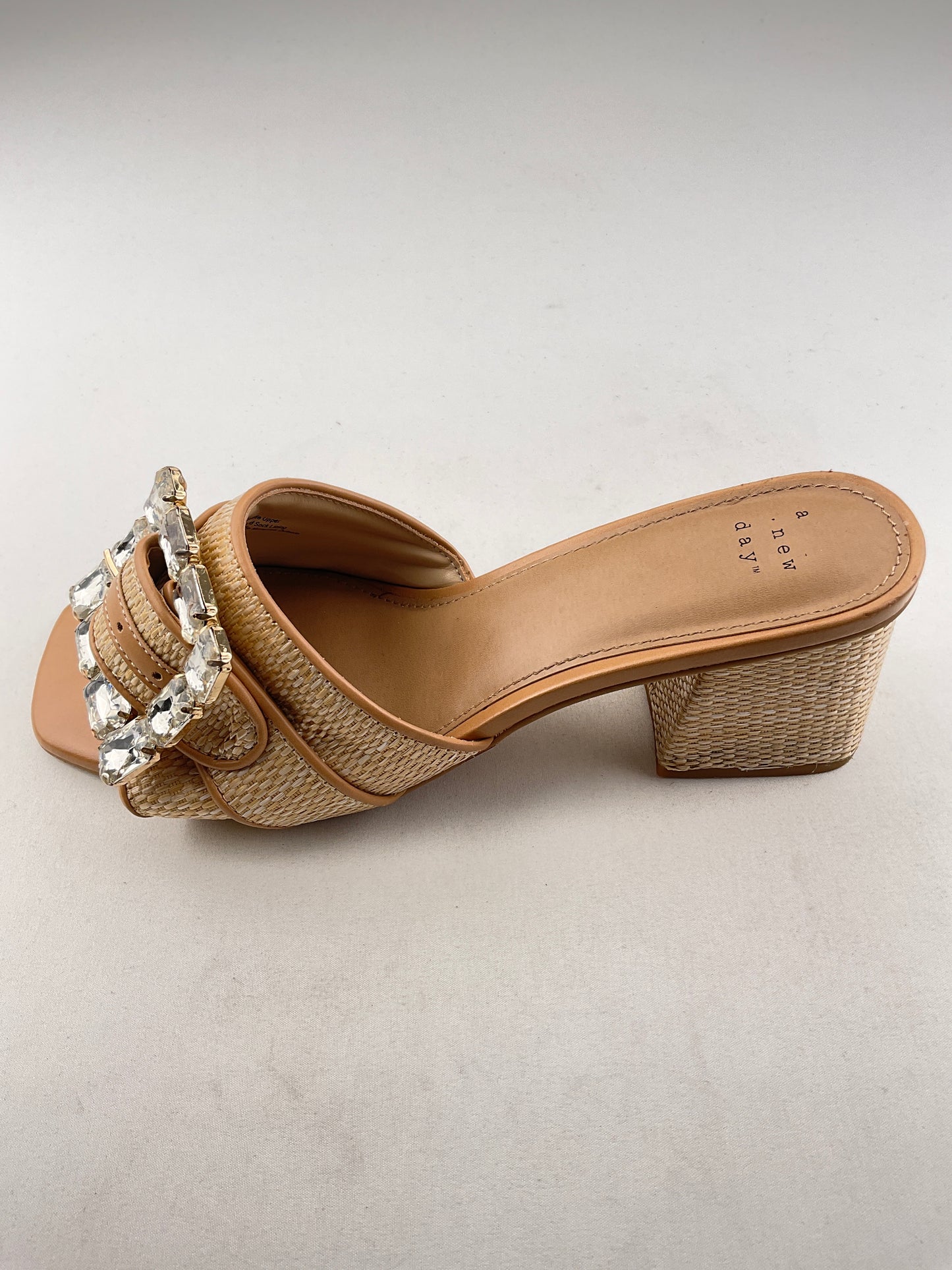 Zapatilla Crema de Tacón a. New day
