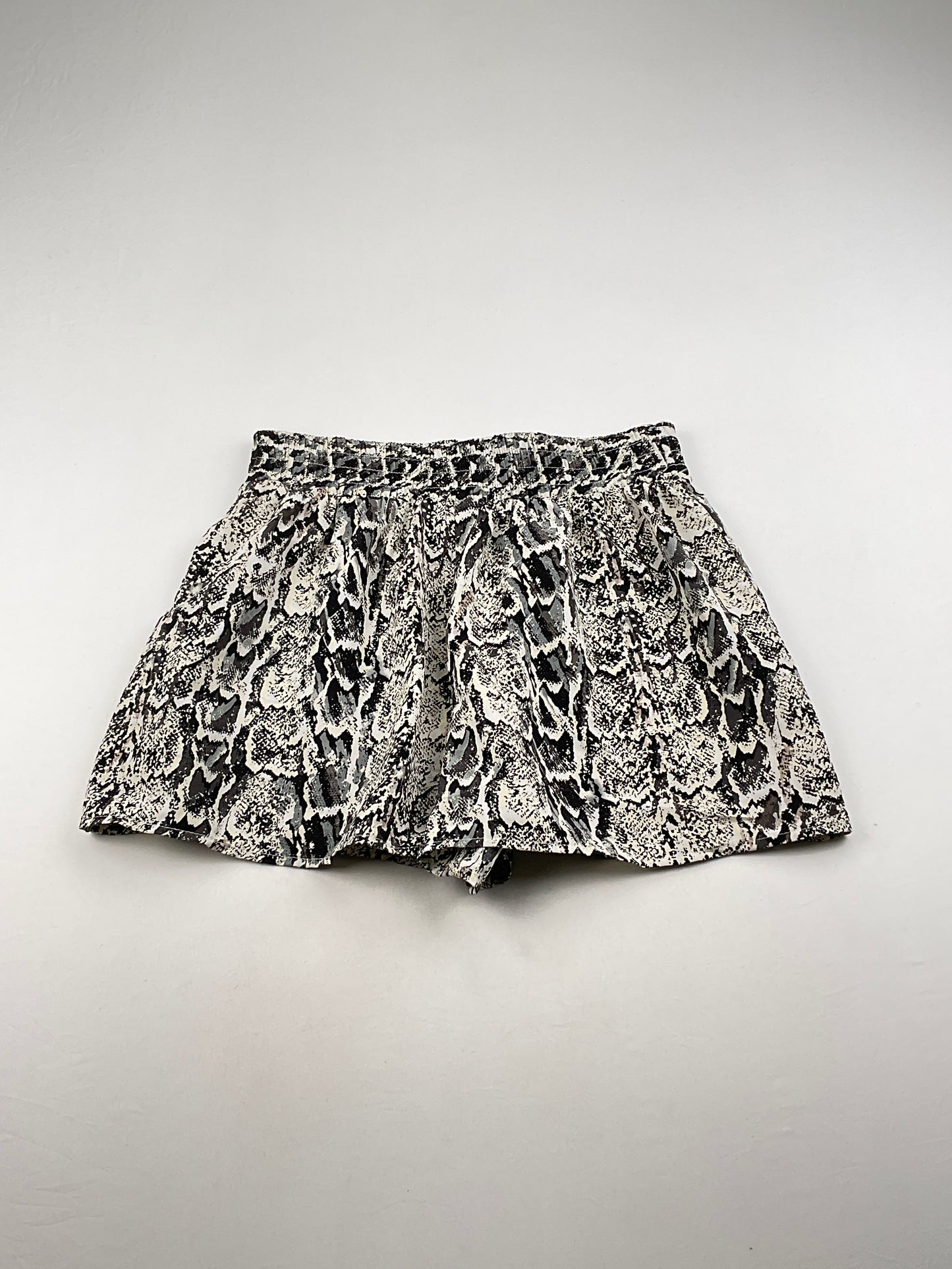 Short Animal Print Bar