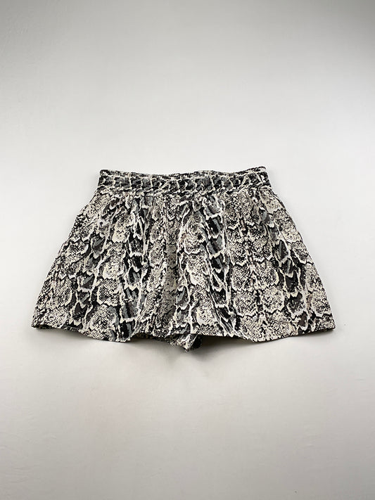 Short Animal Print Bar