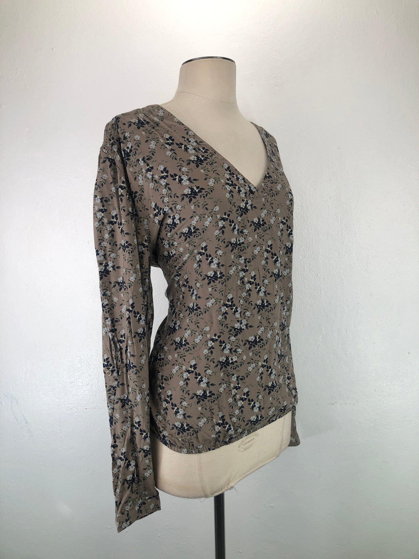 Blusa Crema de Flores Yessica